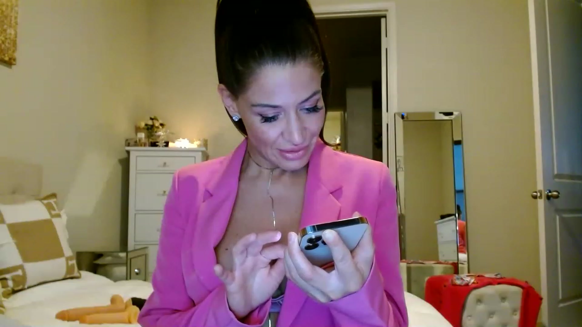 Gallery image thumbnail from Noelles's myfreecams stream on, 05/04/2023, 13:01 image 17 of 20