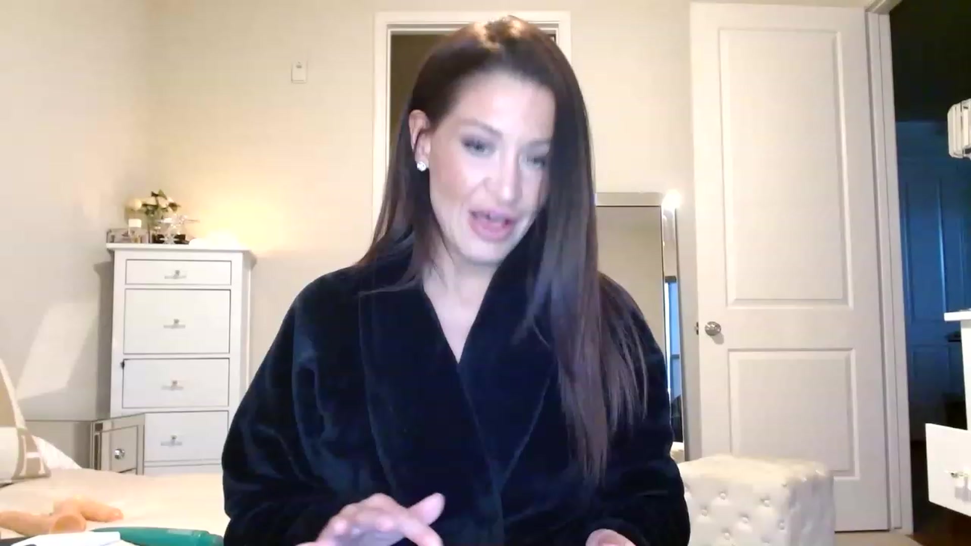 Gallery image thumbnail from Noelles's myfreecams stream on, 05/09/2023, 13:25 image 9 of 20
