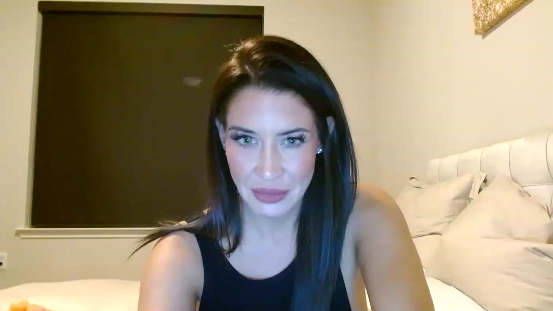 Gallery image thumbnail from Noelles's myfreecams stream on, 05/17/2023, 11:13 image 1 of 20