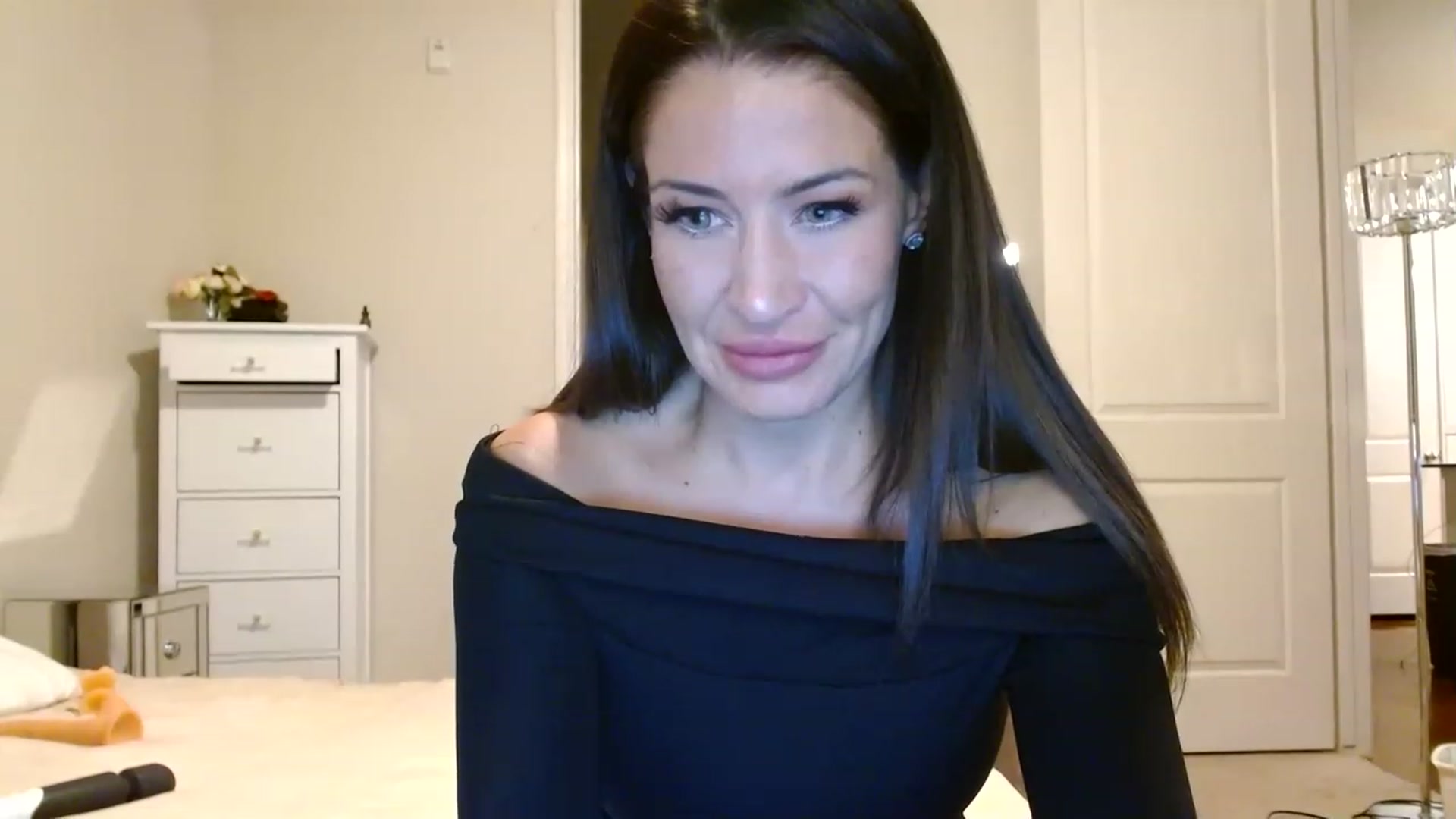 Gallery image thumbnail from Noelles's myfreecams stream on, 05/28/2023, 07:19 image 16 of 20