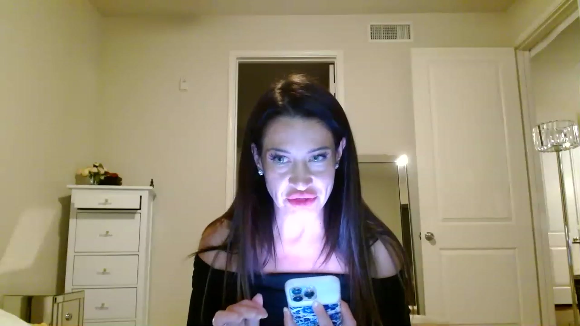 Gallery image thumbnail from Noelles's myfreecams stream on, 05/28/2023, 07:19 image 11 of 20