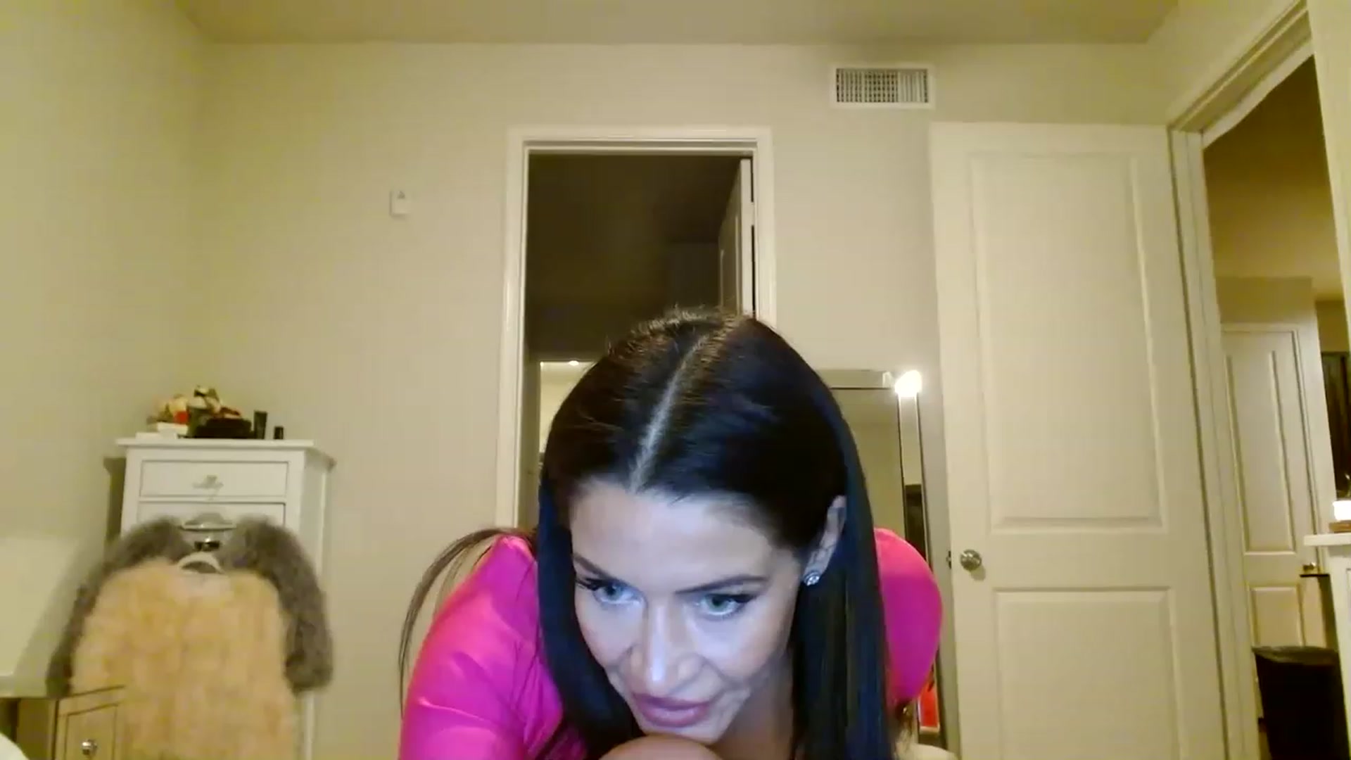 Gallery image thumbnail from Noelles's myfreecams stream on, 06/06/2023, 10:18 image 7 of 20
