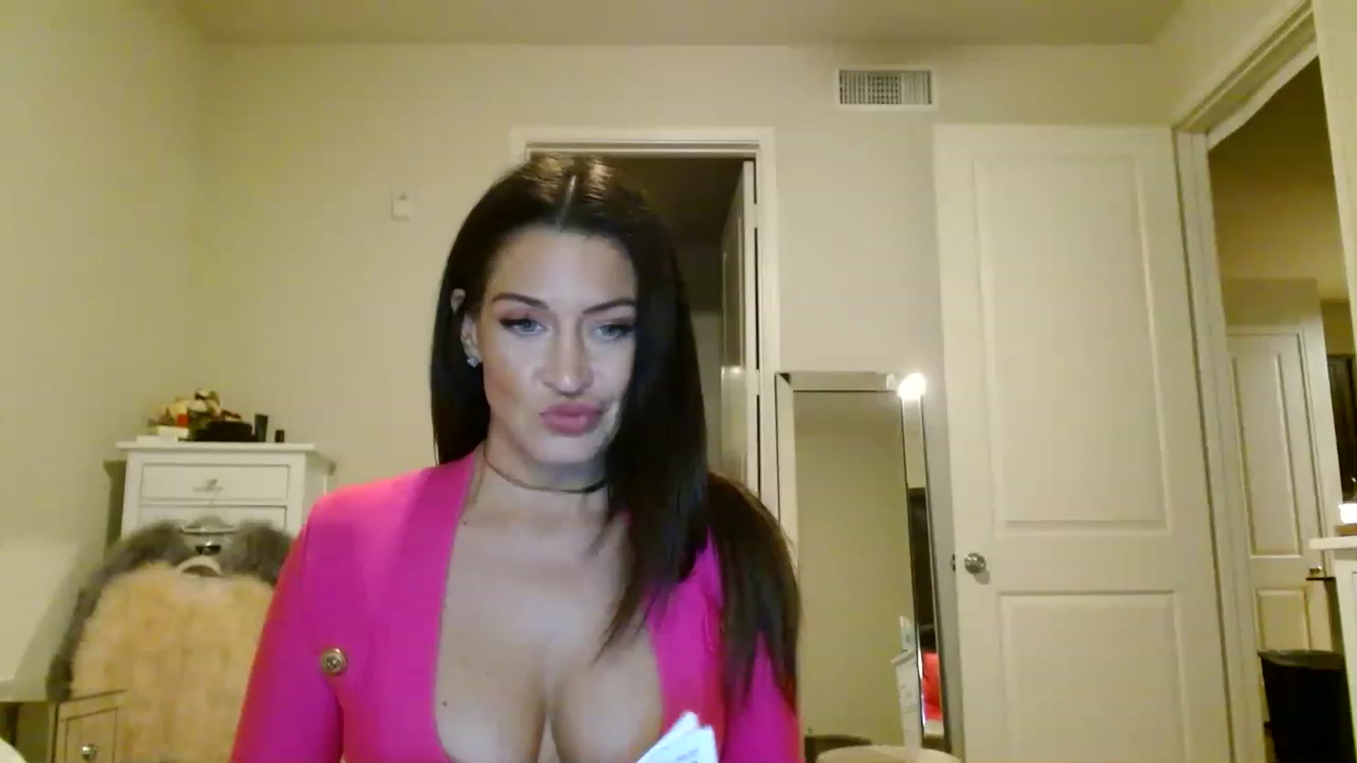 Gallery image thumbnail from Noelles's myfreecams stream on, 06/06/2023, 10:18 image 12 of 20
