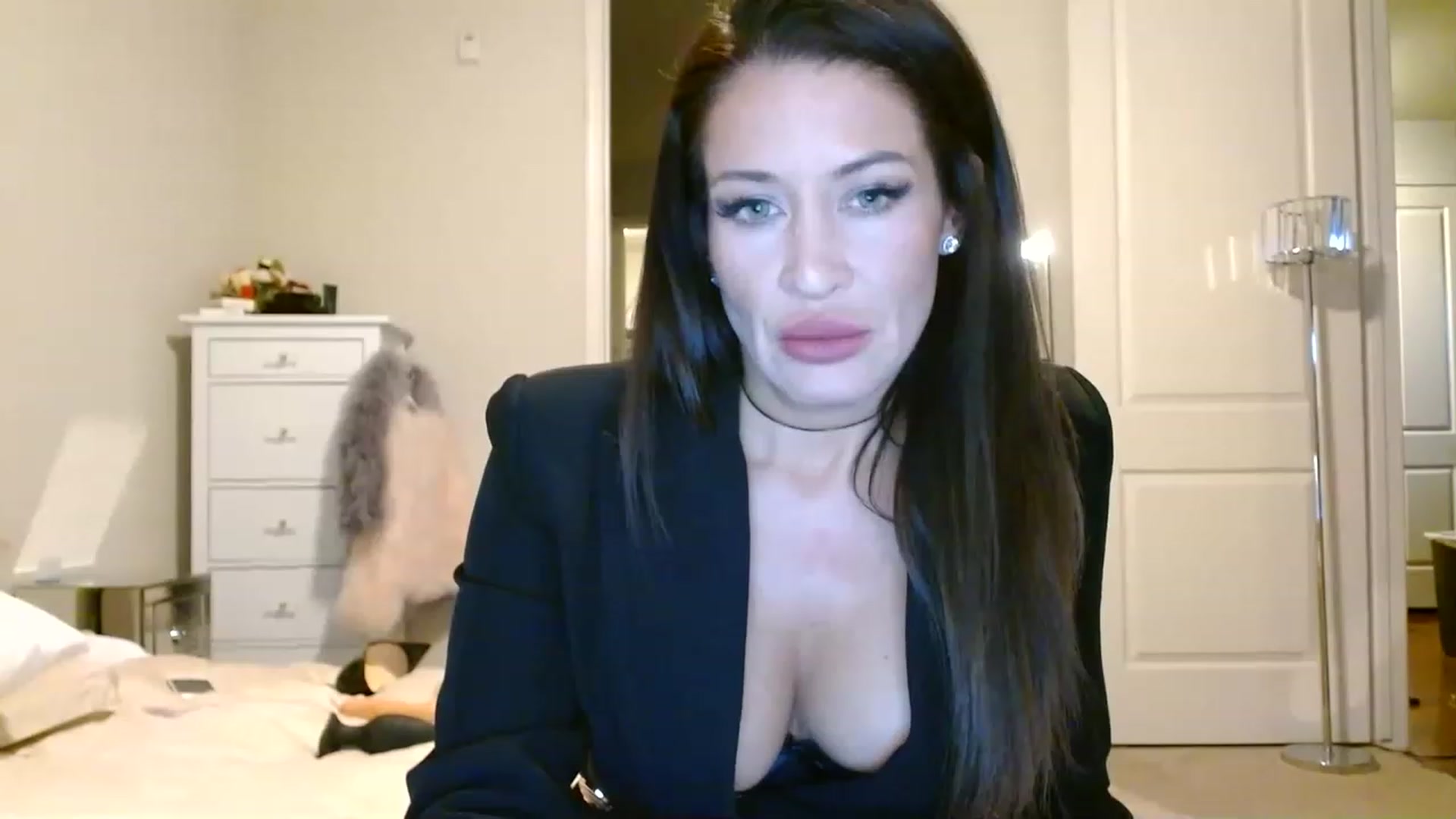 Gallery image thumbnail from Noelles's myfreecams stream on, 06/08/2023, 11:43 image 12 of 20