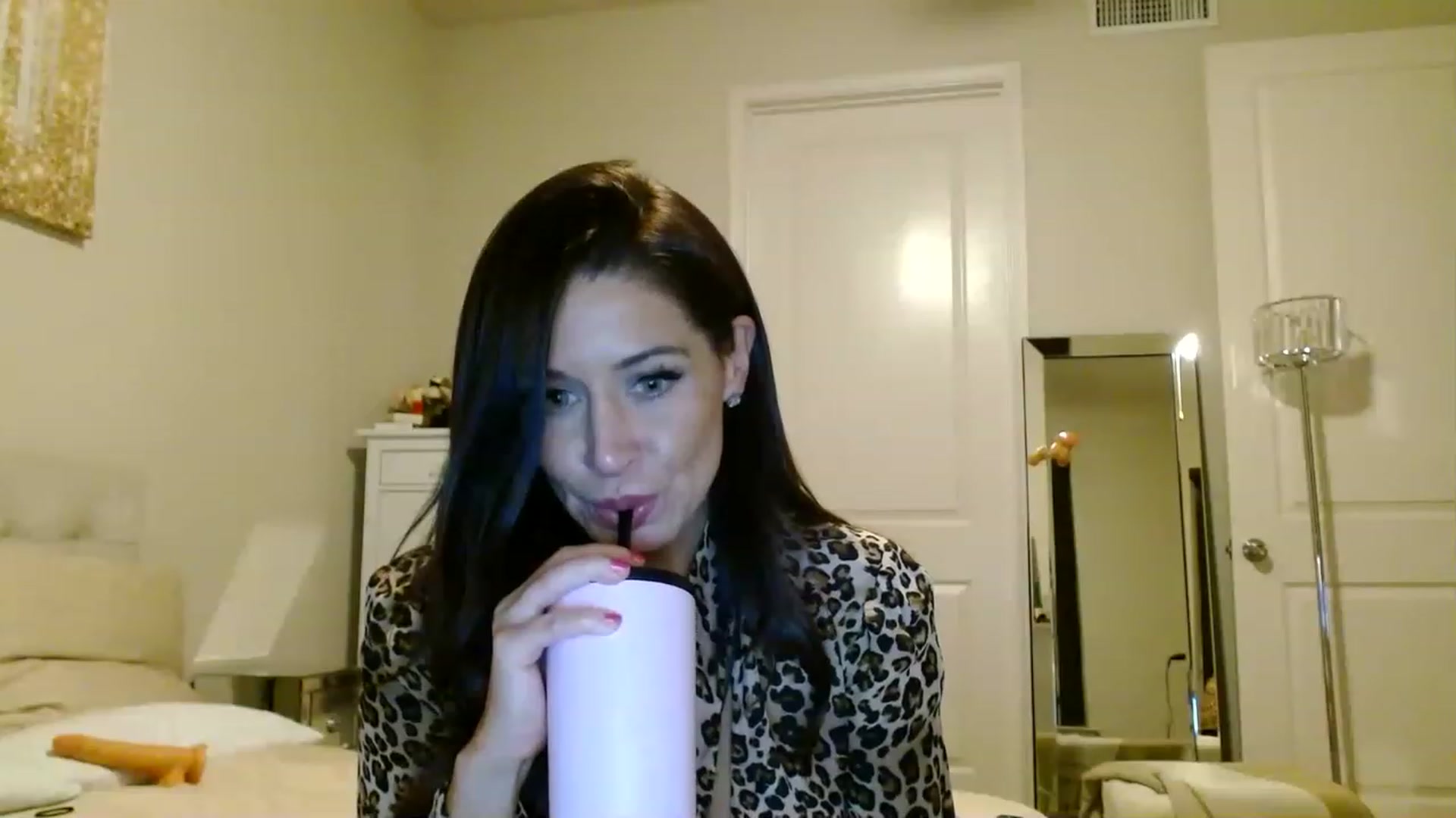 Gallery image thumbnail from Noelles's myfreecams stream on, 06/13/2023, 07:16 image 16 of 20