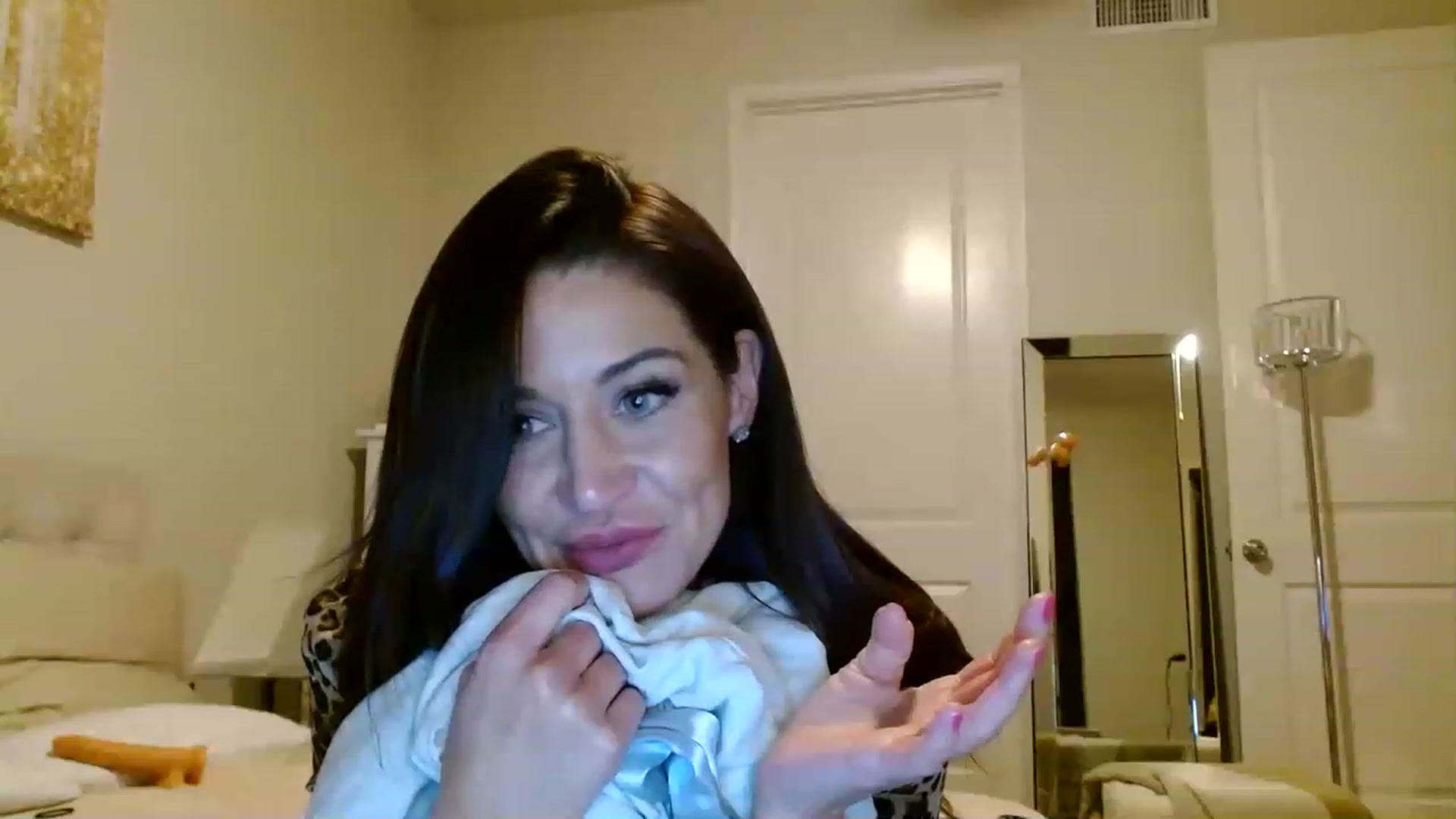 Gallery image thumbnail from Noelles's myfreecams stream on, 06/13/2023, 07:16 image 9 of 20