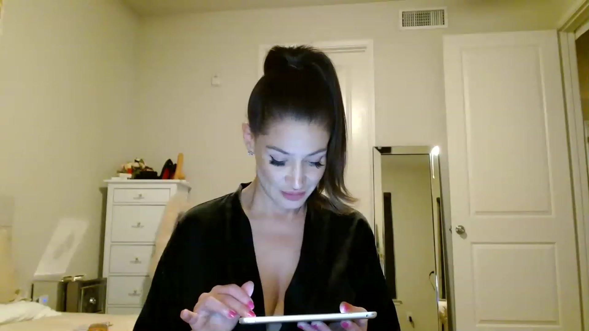 Gallery image thumbnail from Noelles's myfreecams stream on, 06/20/2023, 09:04 image 8 of 20
