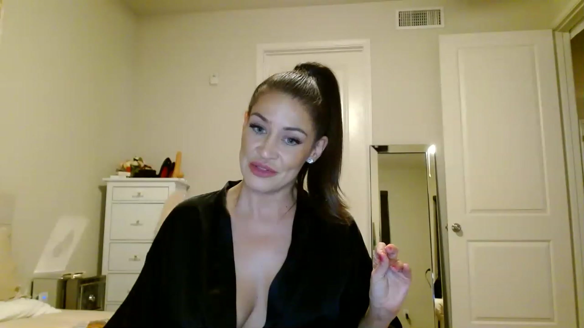 Gallery image thumbnail from Noelles's myfreecams stream on, 06/20/2023, 09:04 image 9 of 20