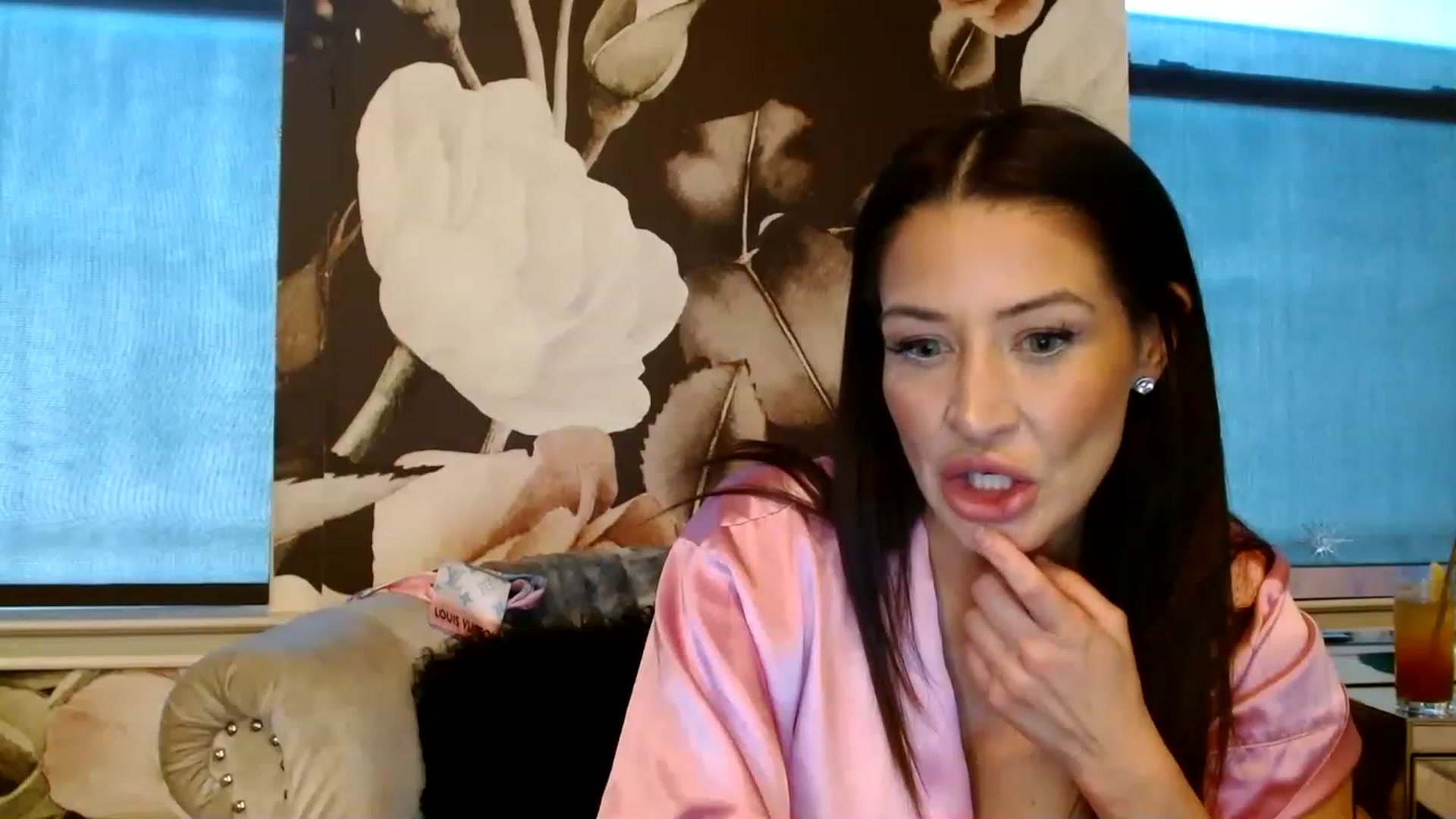 Gallery image thumbnail from Noelles's myfreecams stream on, 07/01/2023, 13:11 image 13 of 20