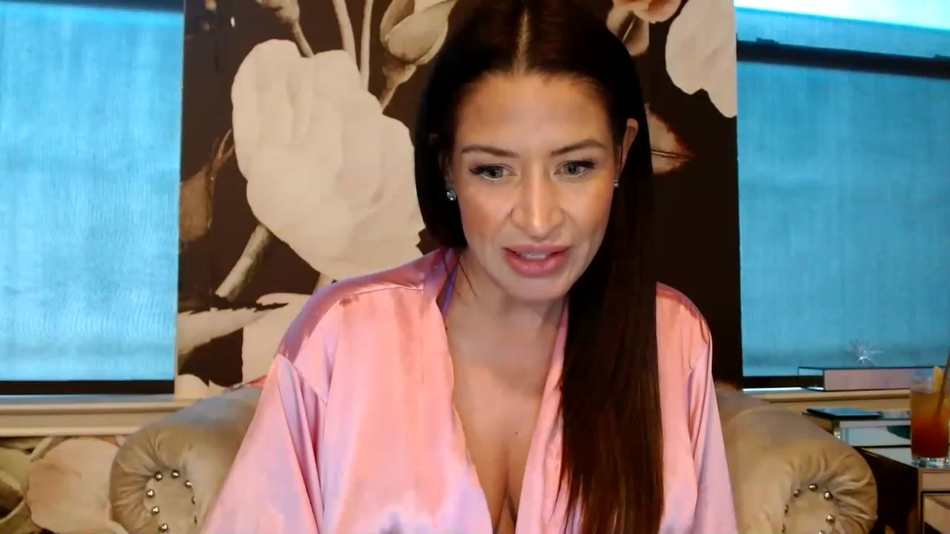 Gallery image thumbnail from Noelles's myfreecams stream on, 07/01/2023, 13:11 image 19 of 20