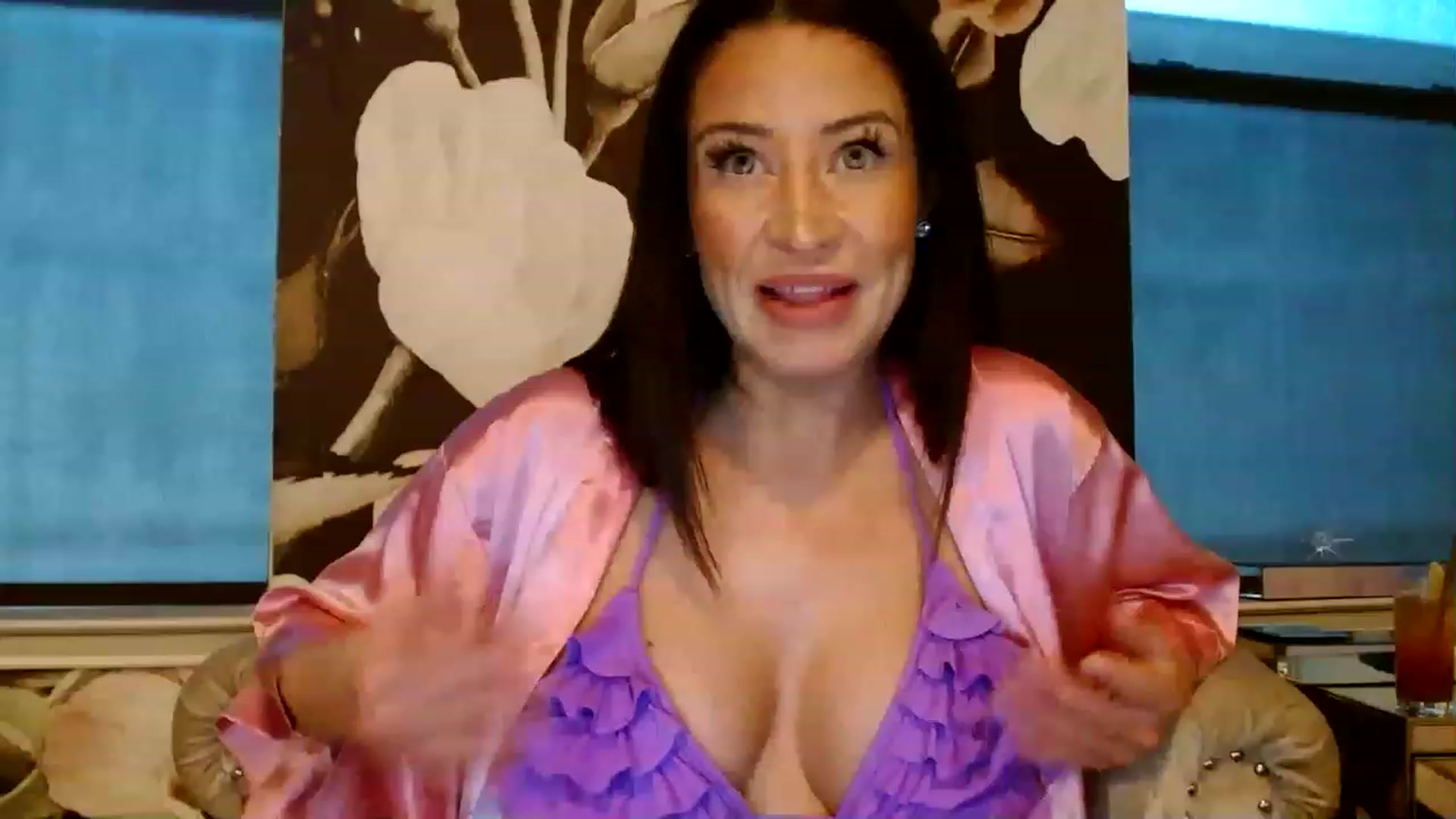Gallery image thumbnail from Noelles's myfreecams stream on, 07/01/2023, 13:11 image 6 of 20