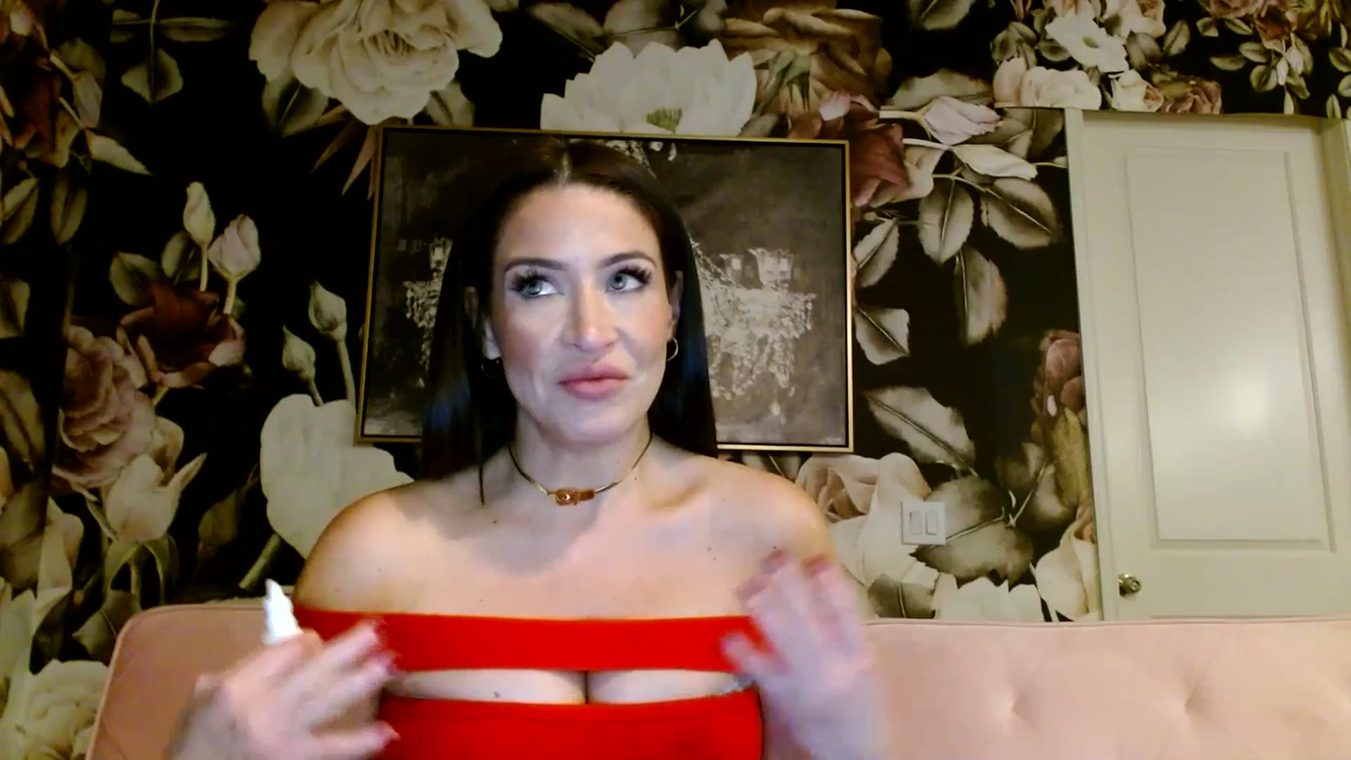 Gallery image thumbnail from Noelles's myfreecams stream on, 07/05/2023, 08:55 image 4 of 20