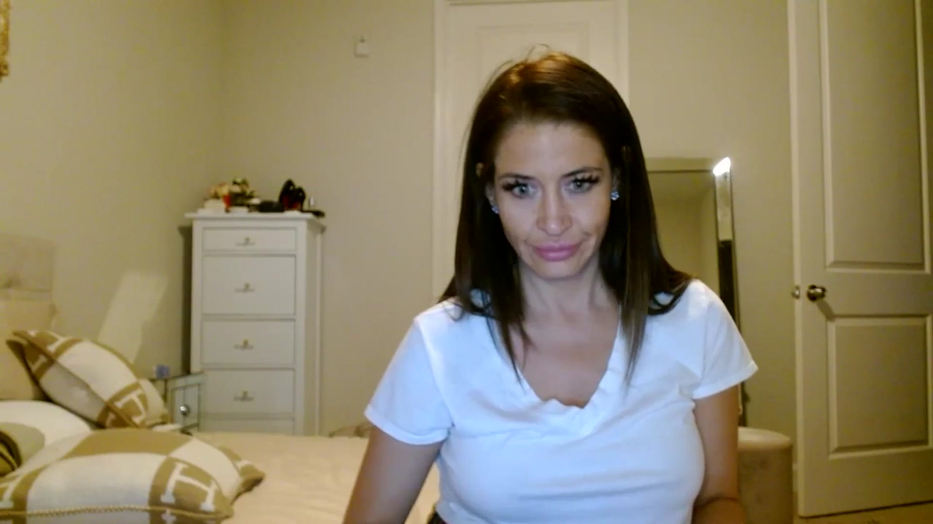 Gallery image thumbnail from Noelles's myfreecams stream on, 07/07/2023, 10:18 image 3 of 20