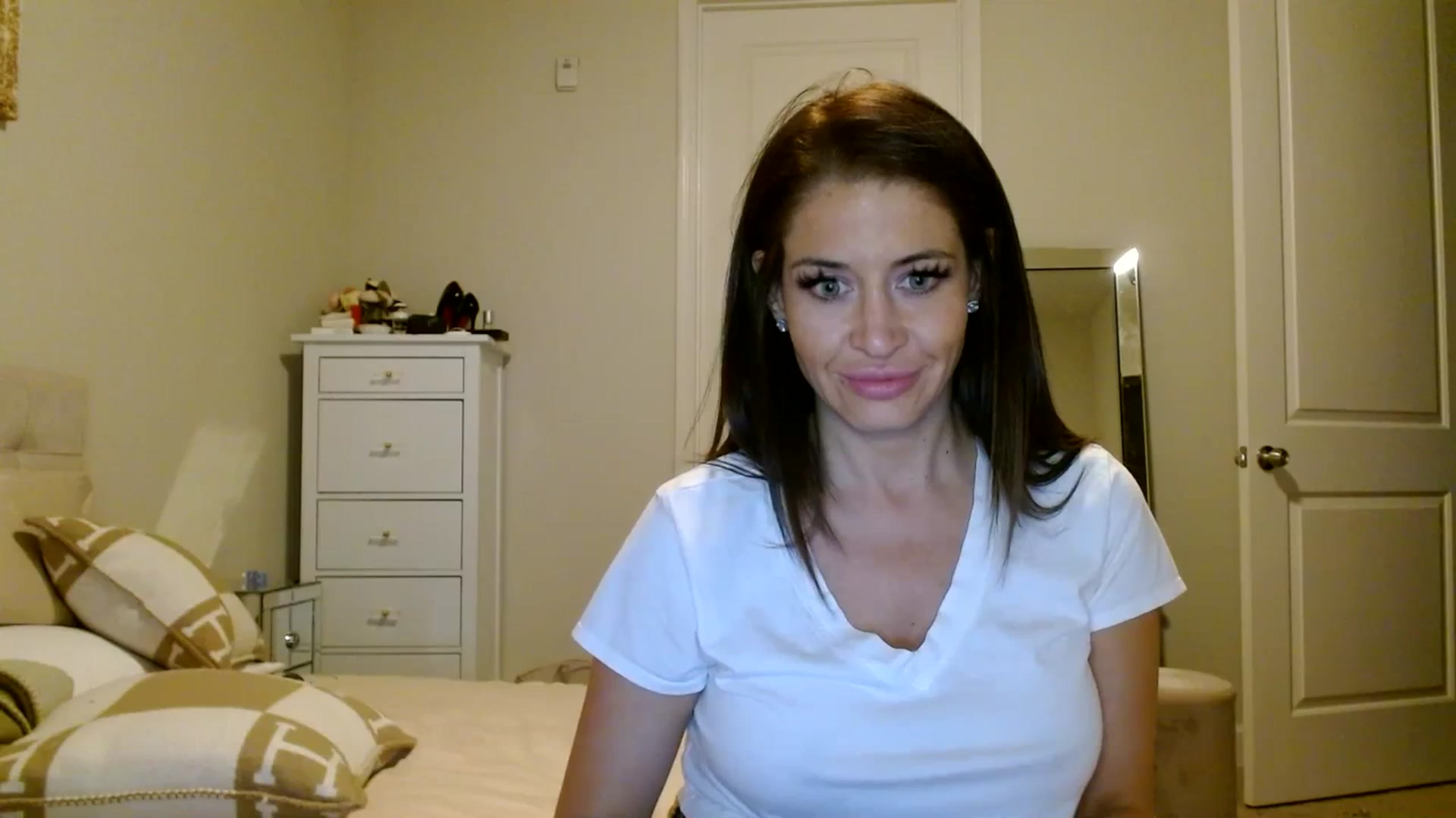 Gallery image thumbnail from Noelles's myfreecams stream on, 07/07/2023, 10:18 image 2 of 20