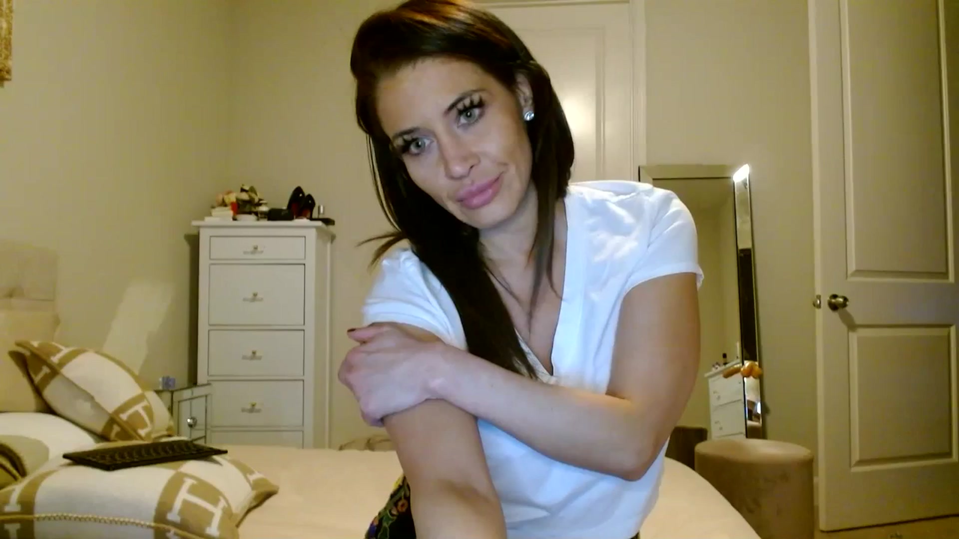 Gallery image thumbnail from Noelles's myfreecams stream on, 07/07/2023, 10:18 image 4 of 20