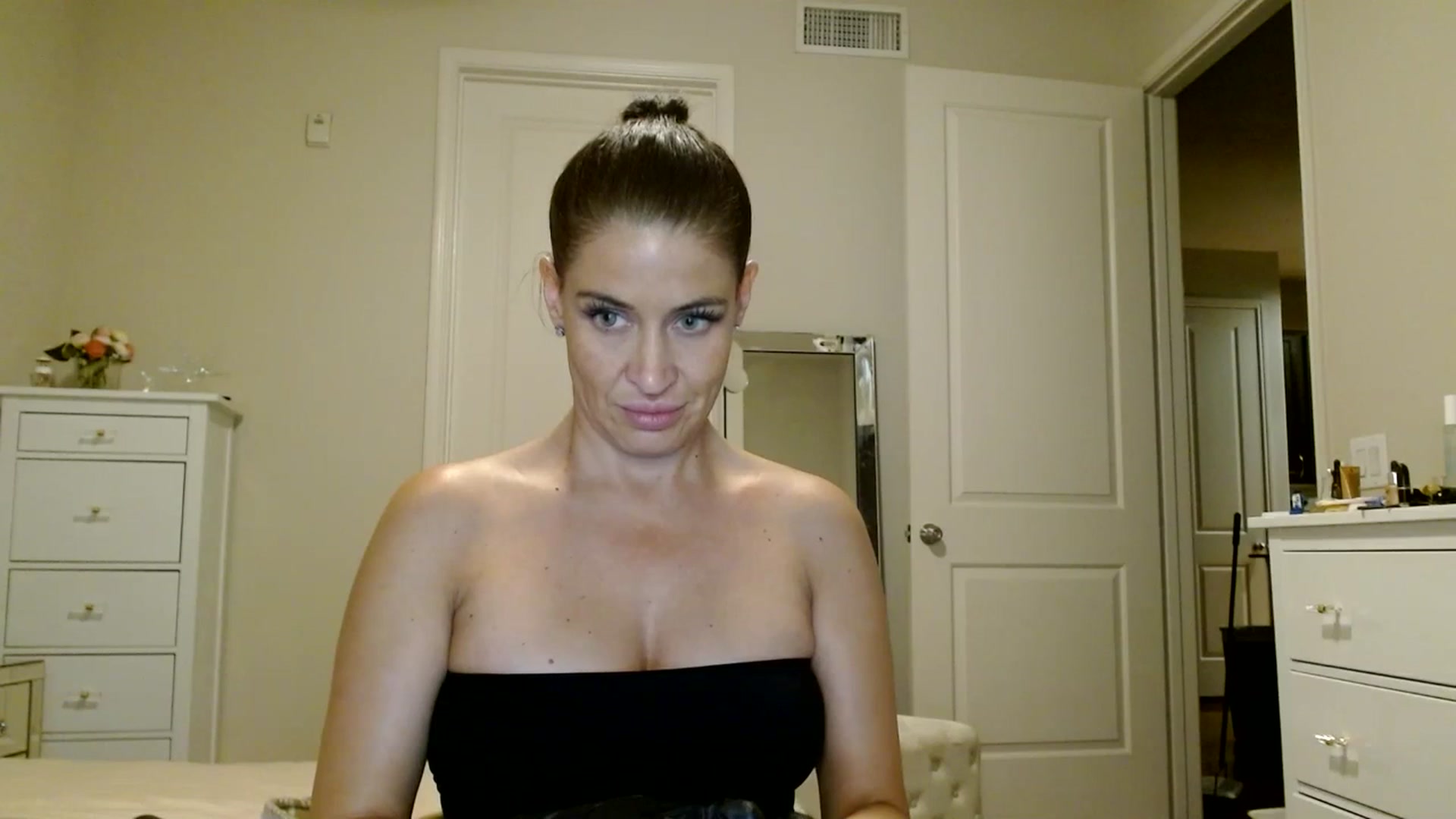 Gallery image thumbnail from Noelles's myfreecams stream on, 07/12/2023, 09:55 image 2 of 20
