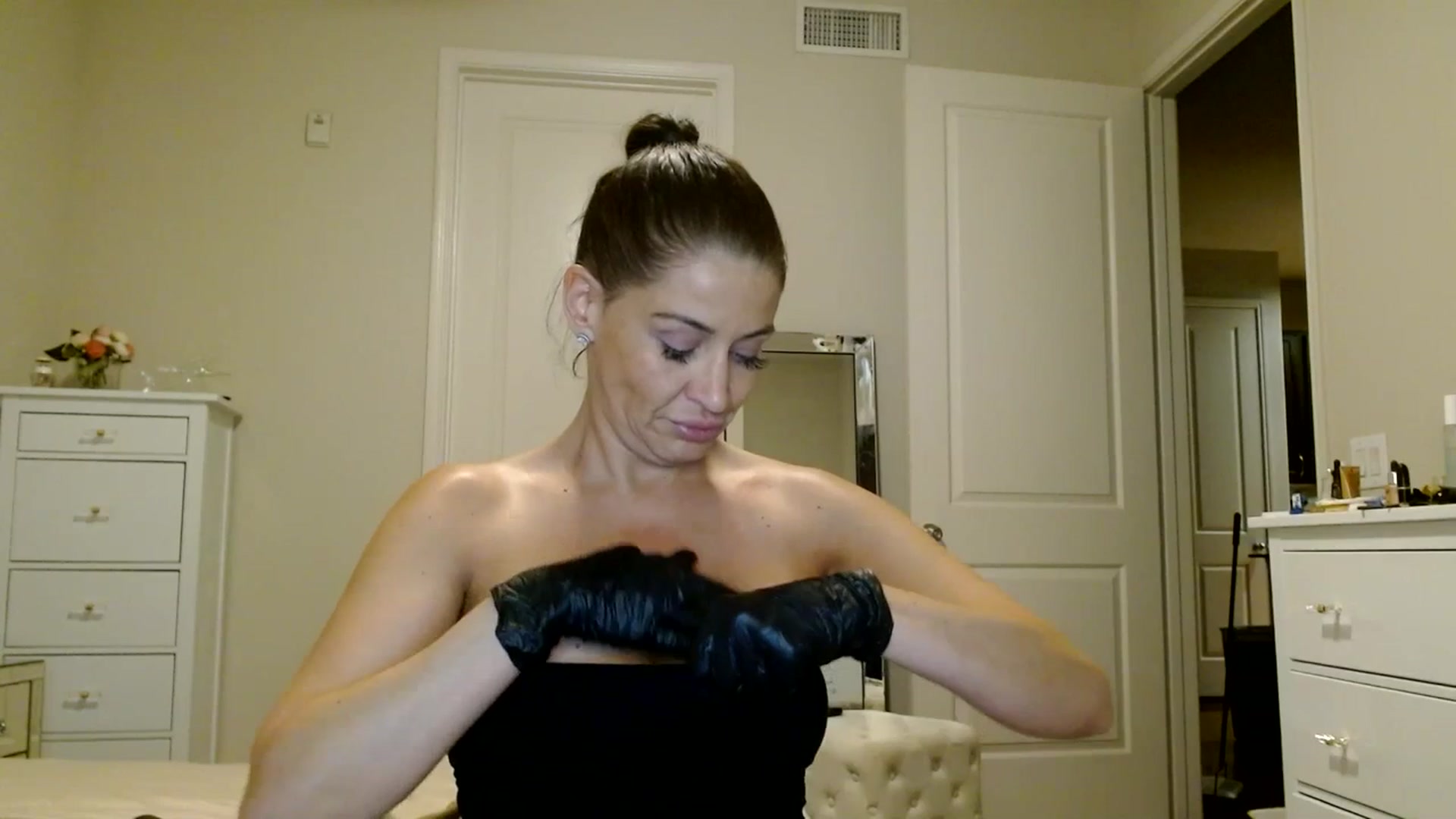 Gallery image thumbnail from Noelles's myfreecams stream on, 07/12/2023, 09:55 image 3 of 20