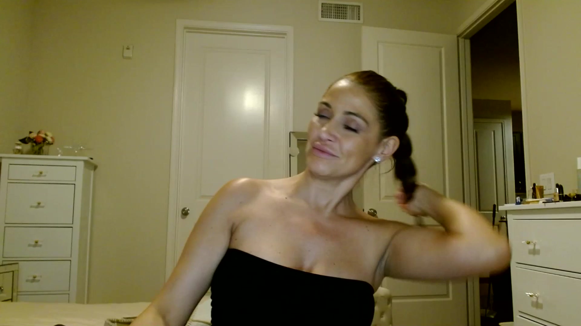 Gallery image thumbnail from Noelles's myfreecams stream on, 07/12/2023, 09:55 image 9 of 20