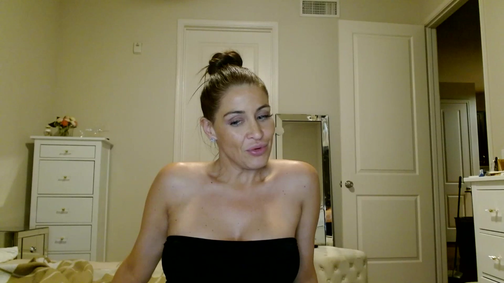 Gallery image thumbnail from Noelles's myfreecams stream on, 07/12/2023, 09:55 image 19 of 20