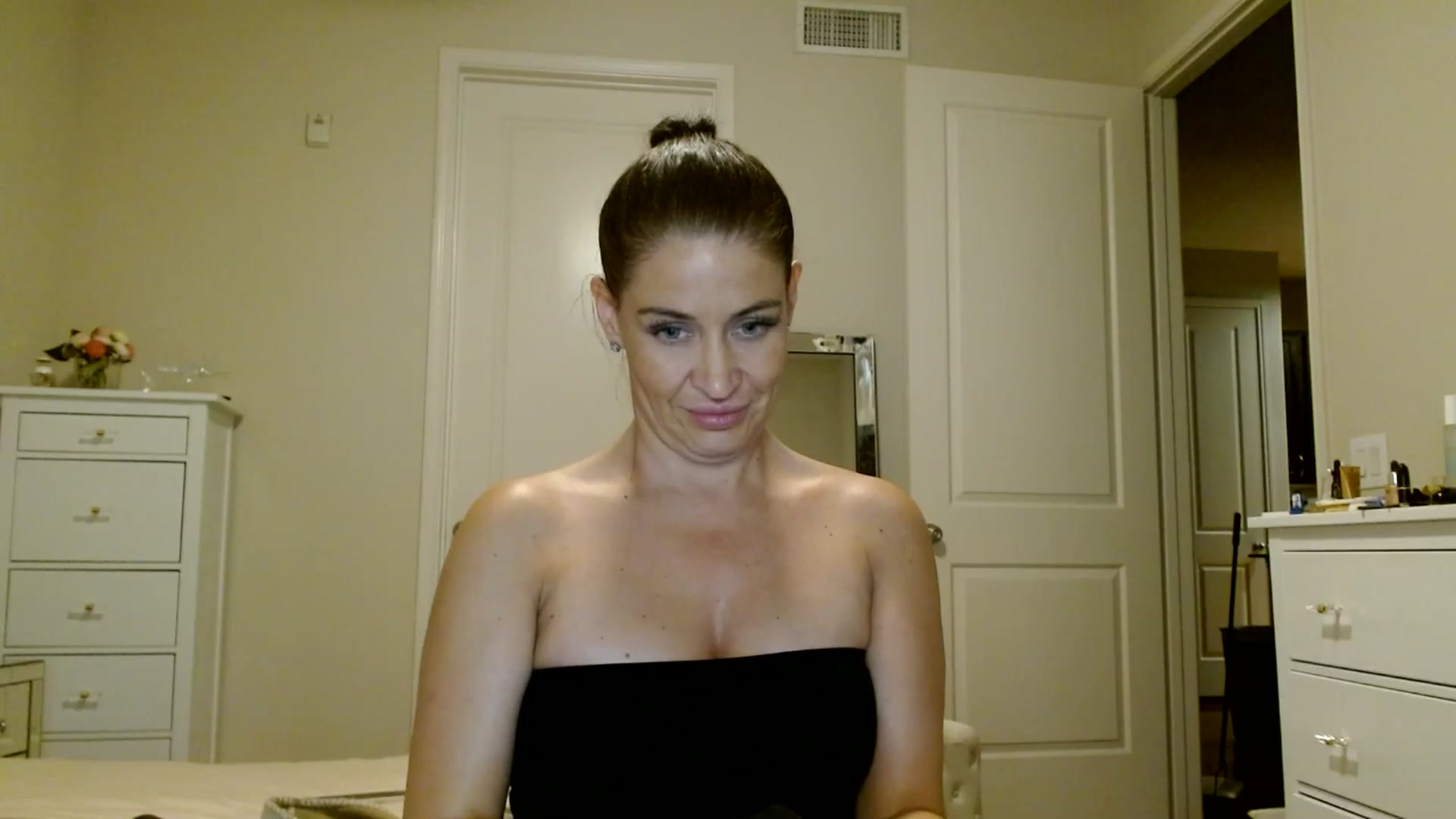 Gallery image thumbnail from Noelles's myfreecams stream on, 07/12/2023, 09:55 image 1 of 20