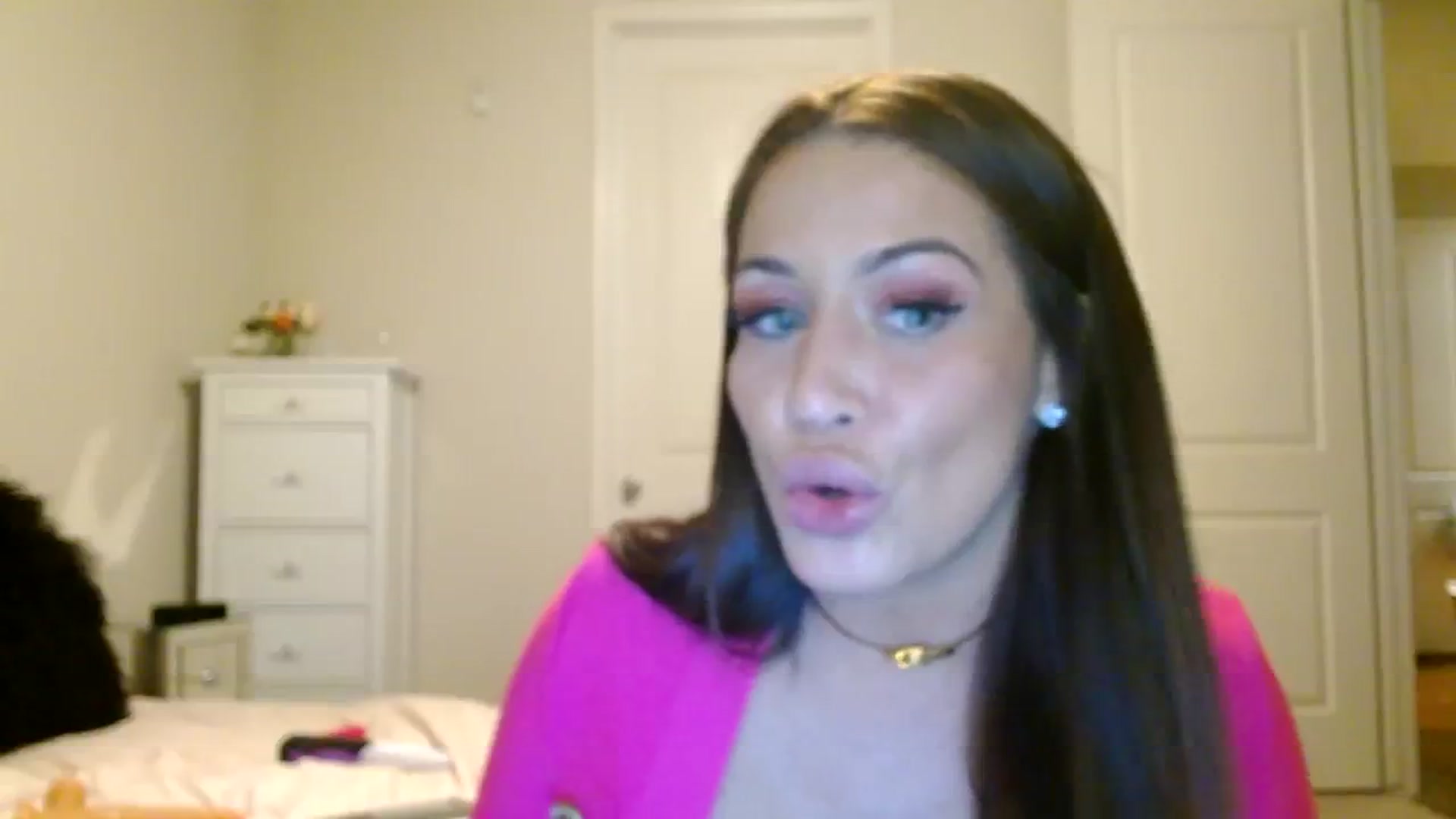 Gallery image thumbnail from Noelles's myfreecams stream on, 07/22/2023, 10:00 image 14 of 20