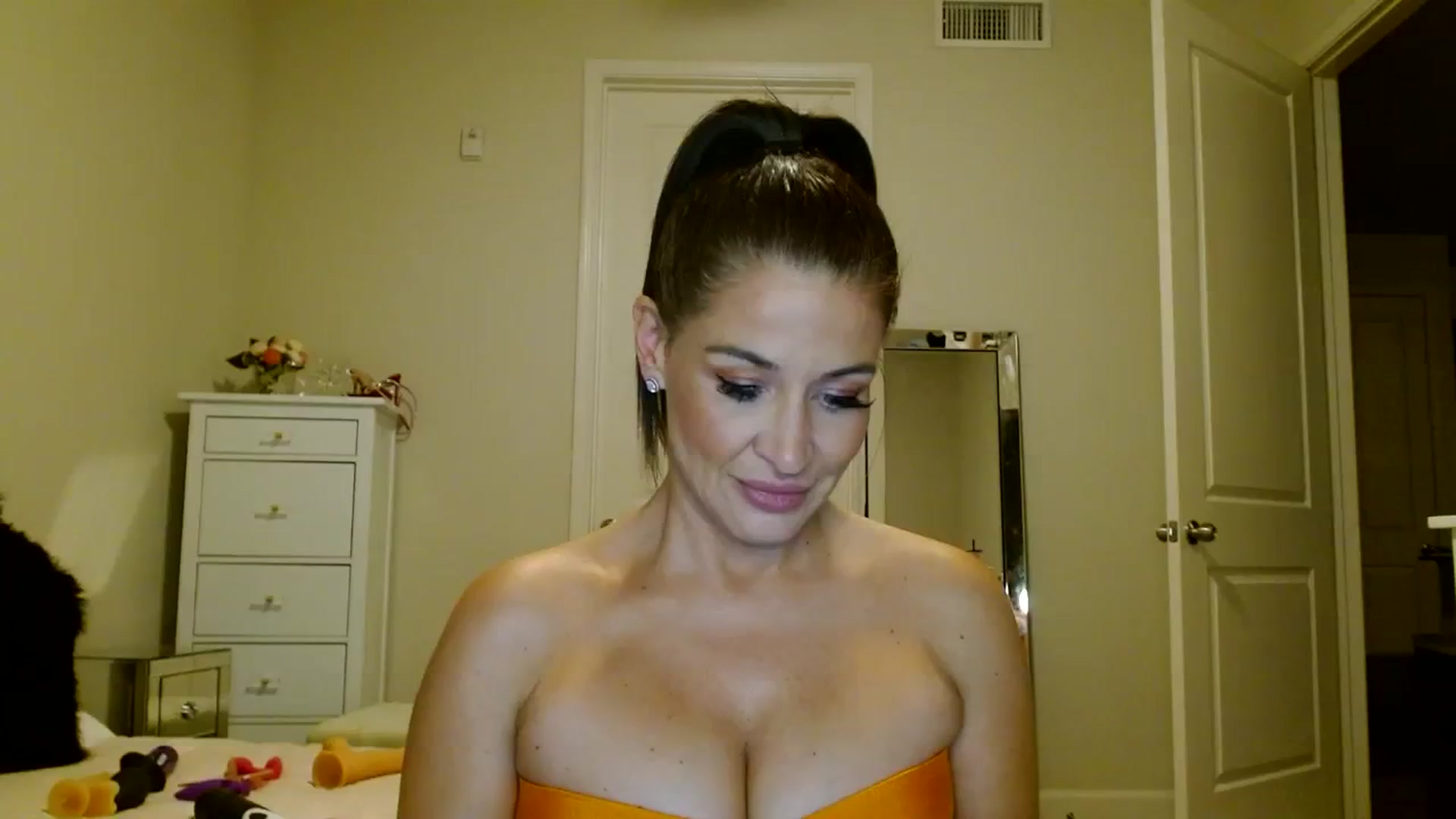 Gallery image thumbnail from Noelles's myfreecams stream on, 07/24/2023, 08:11 image 12 of 20