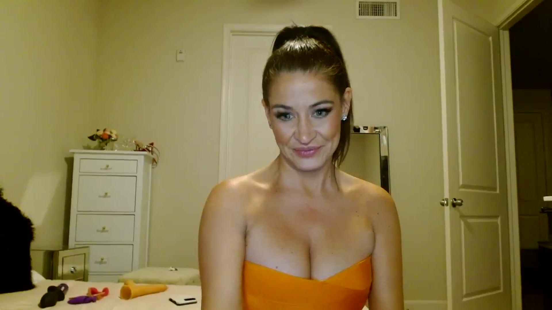 Gallery image thumbnail from Noelles's myfreecams stream on, 07/24/2023, 09:32 image 2 of 20