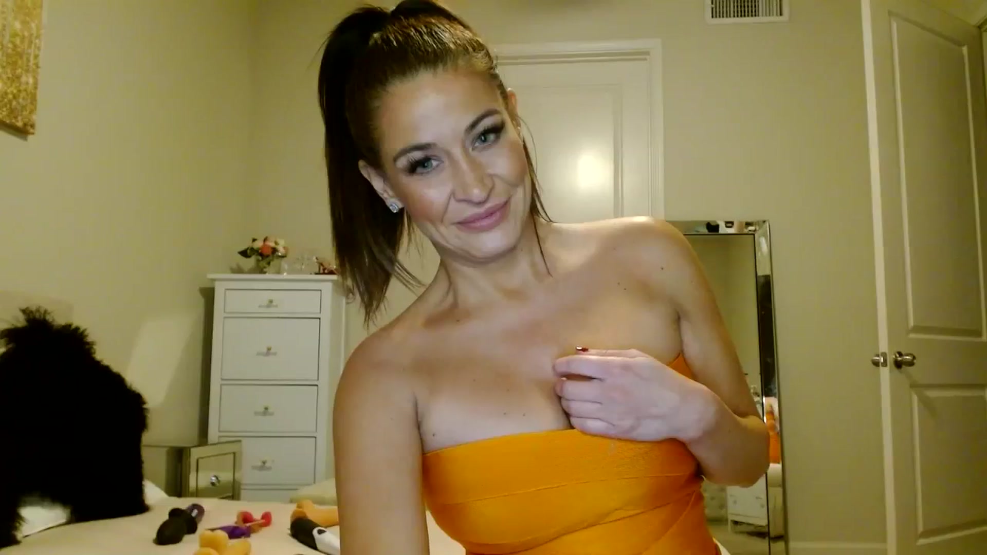 Gallery image thumbnail from Noelles's myfreecams stream on, 07/24/2023, 09:32 image 12 of 20