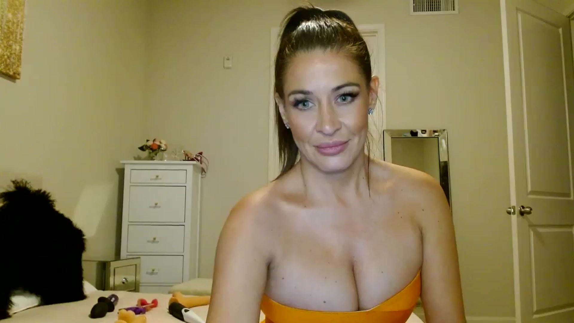 Gallery image thumbnail from Noelles's myfreecams stream on, 07/24/2023, 09:32 image 19 of 20