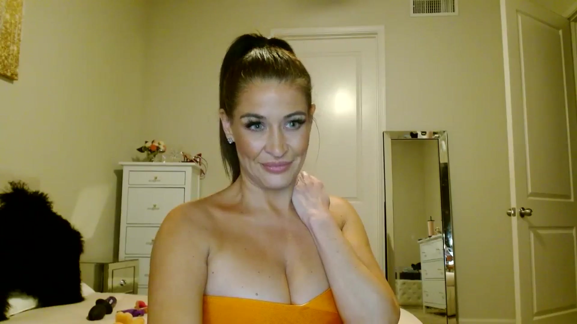 Gallery image thumbnail from Noelles's myfreecams stream on, 07/24/2023, 09:32 image 17 of 20
