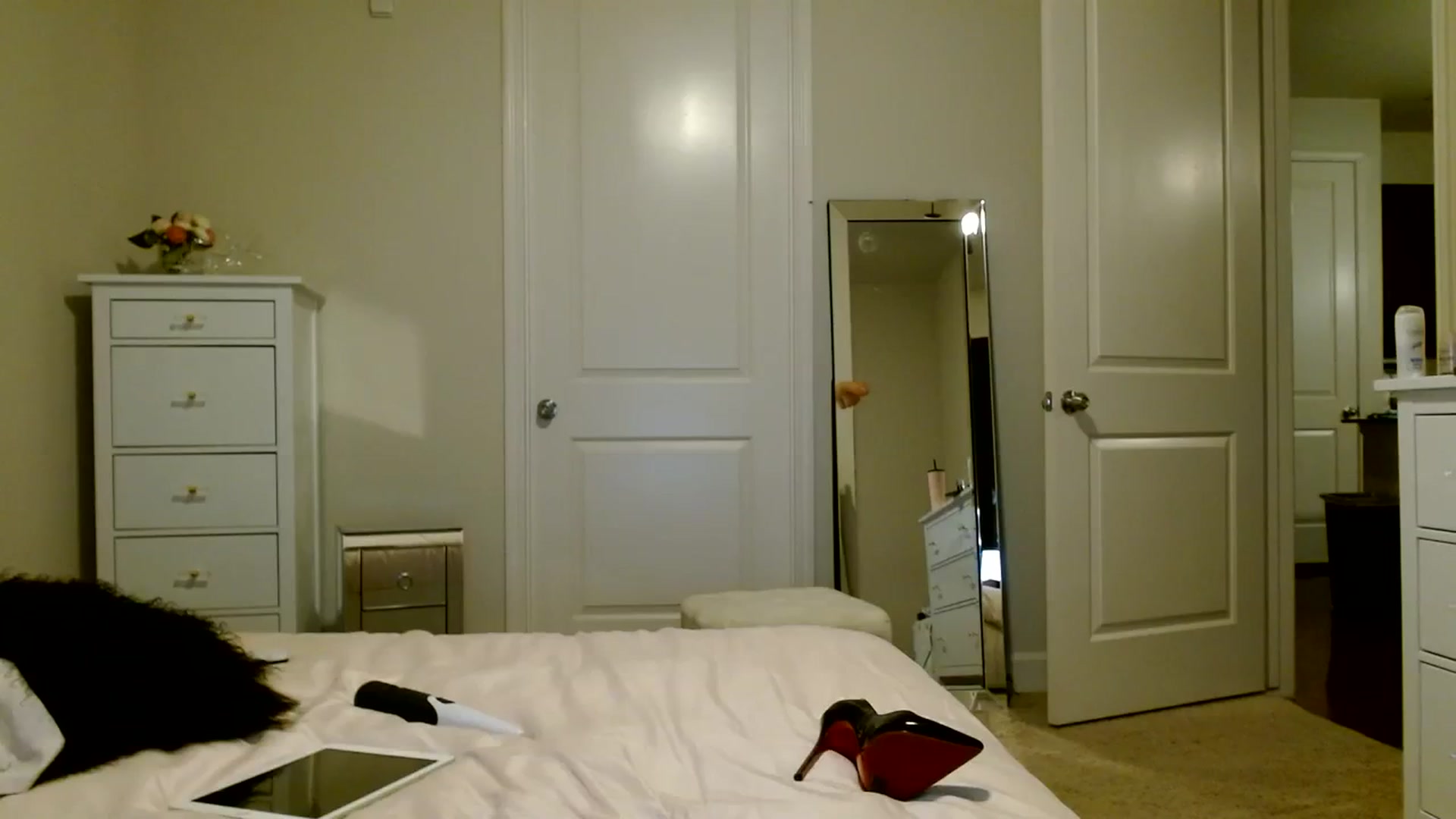 Gallery image thumbnail from Noelles's myfreecams stream on, 08/08/2023, 10:04 image 10 of 20