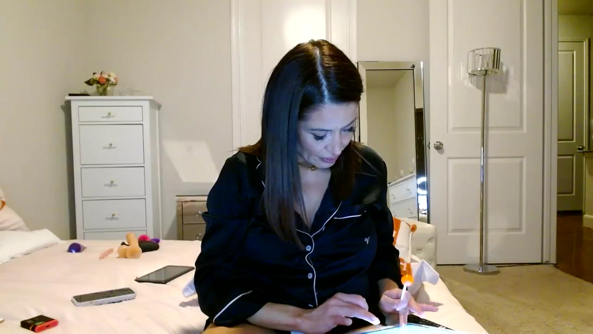 Gallery image thumbnail from Noelles's myfreecams stream on, 09/03/2023, 10:22 image 4 of 20