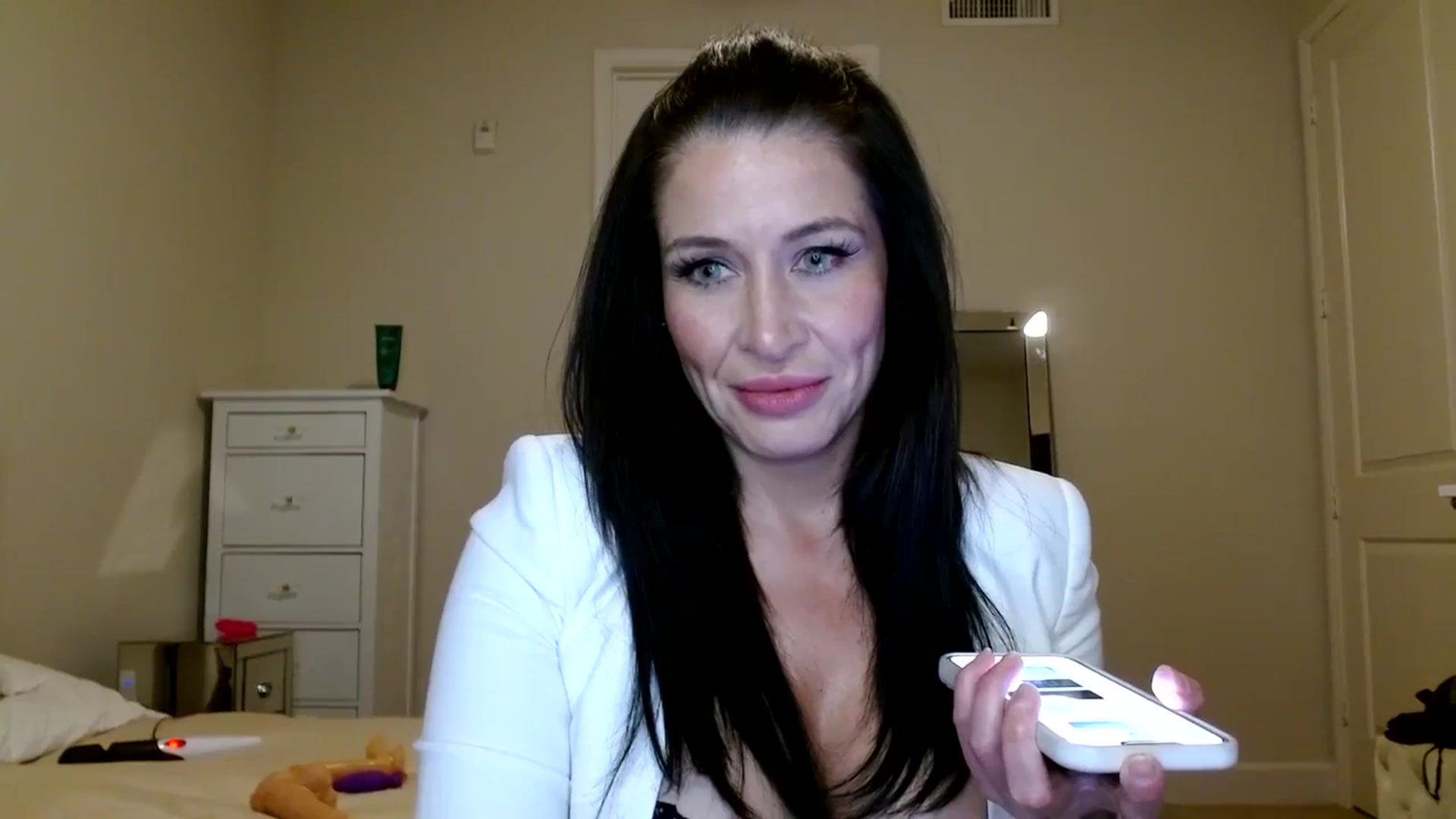 Gallery image thumbnail from Noelles's myfreecams stream on, 12/25/2023, 01:29 image 12 of 20