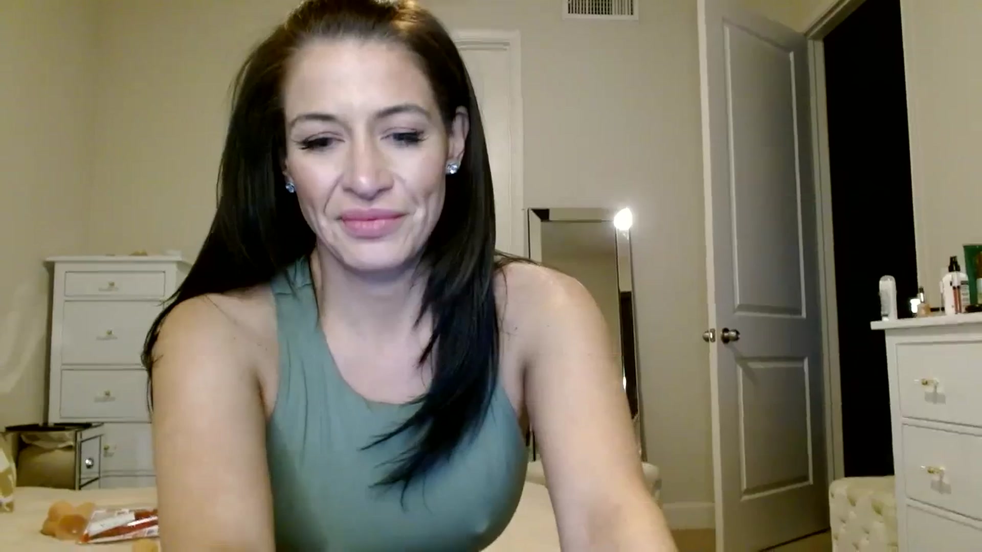 Gallery image thumbnail from Noelles's myfreecams stream on, 01/03/2024, 11:54 image 18 of 20