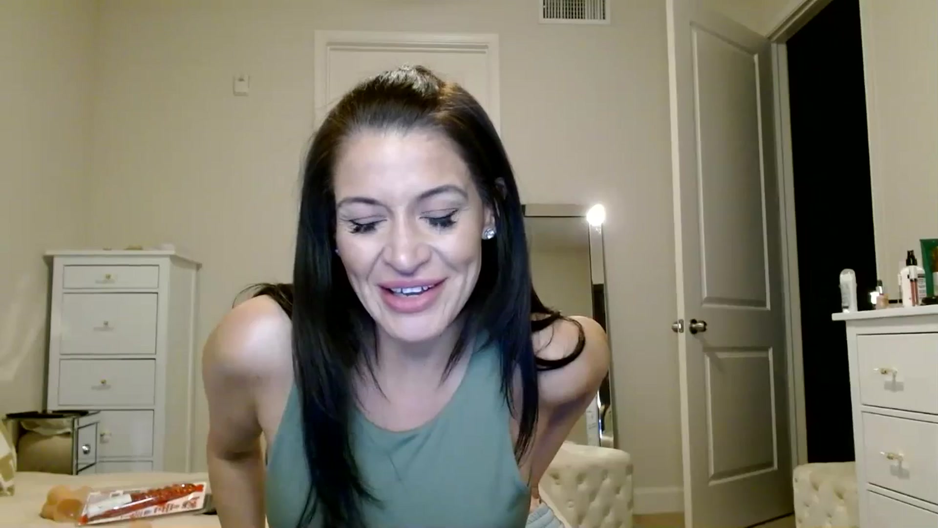 Gallery image thumbnail from Noelles's myfreecams stream on, 01/03/2024, 11:54 image 7 of 20