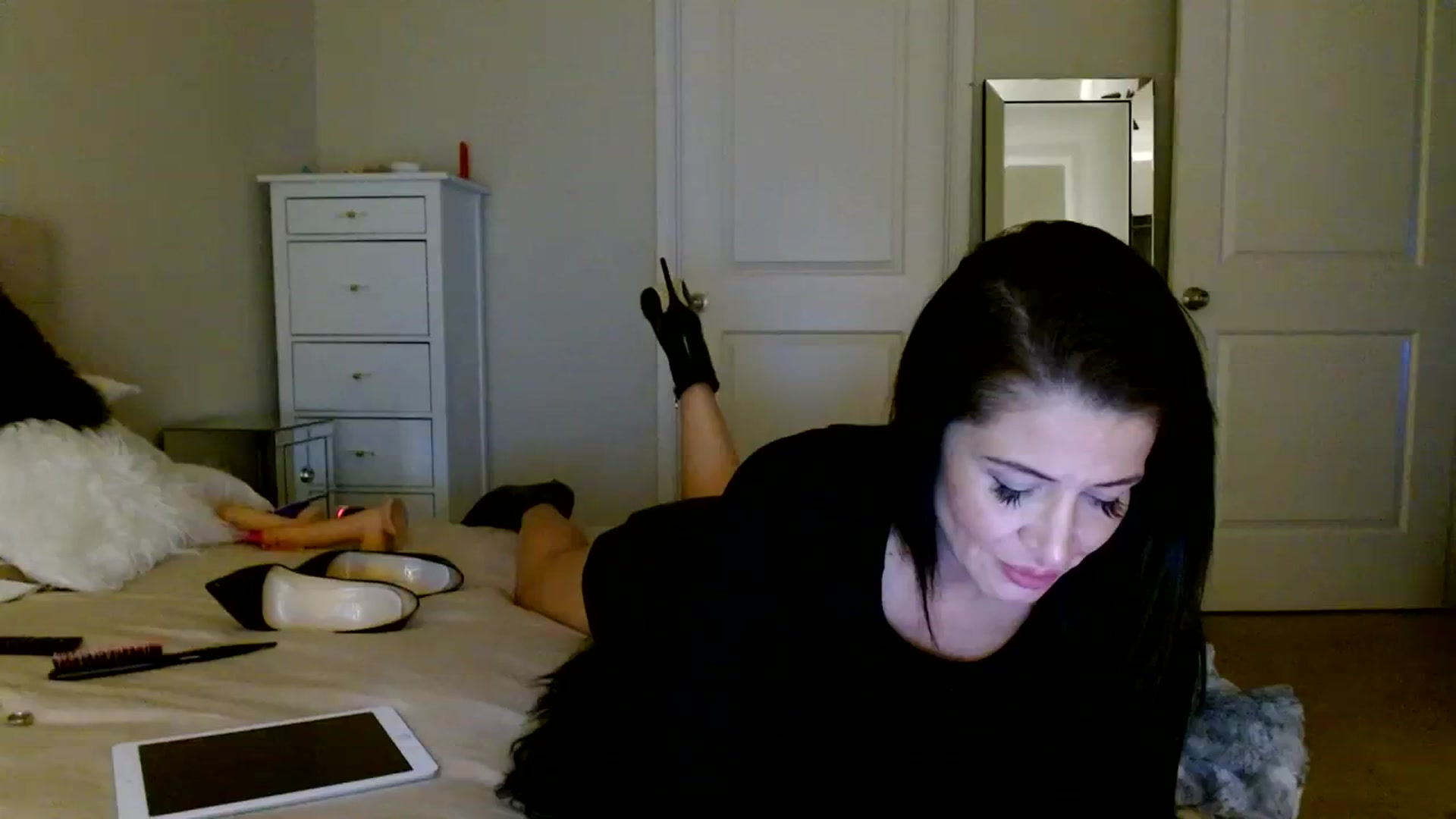 Gallery image thumbnail from Noelles's myfreecams stream on, 01/11/2024, 13:40 image 5 of 20