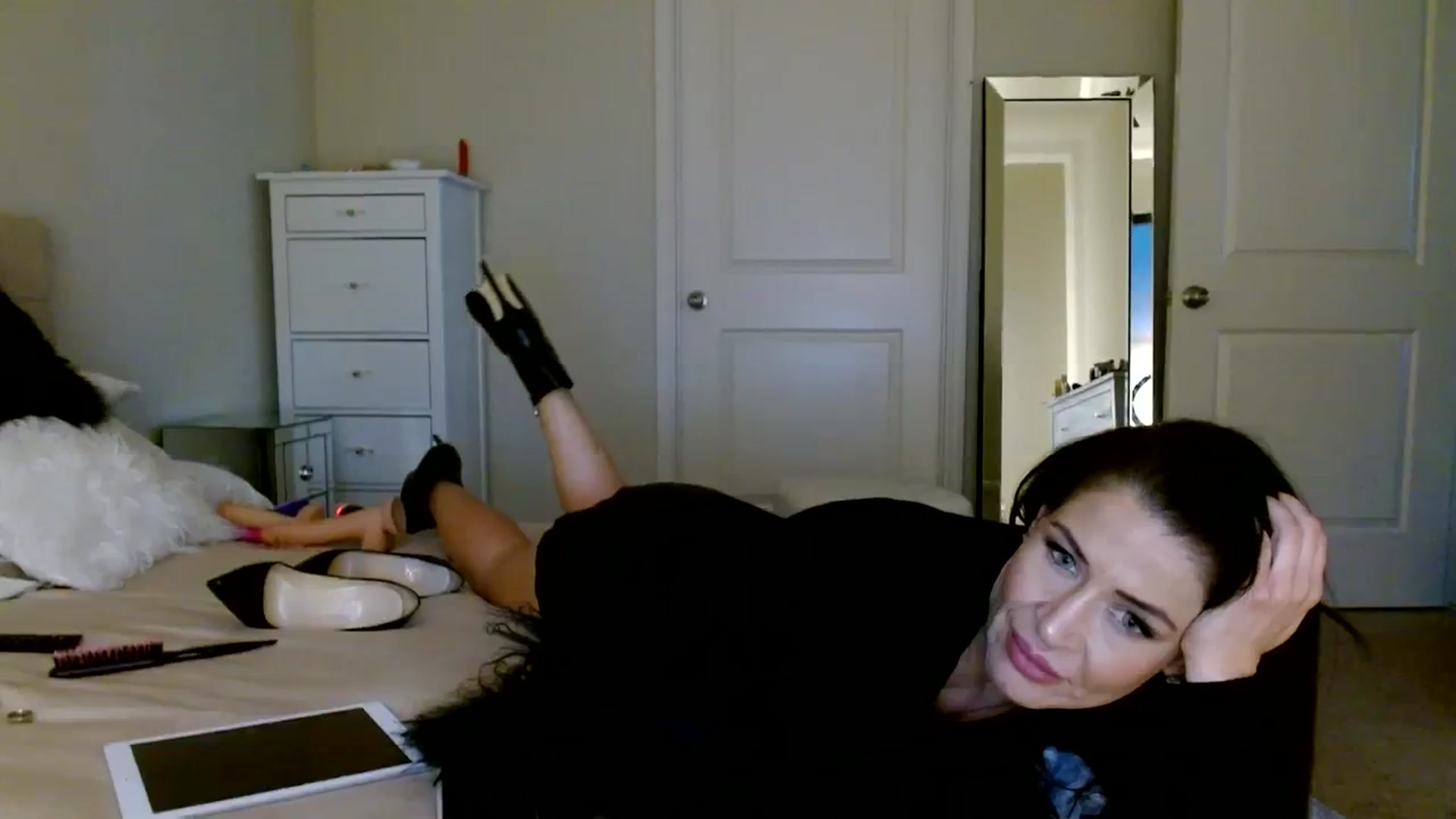 Gallery image thumbnail from Noelles's myfreecams stream on, 01/11/2024, 13:40 image 16 of 20