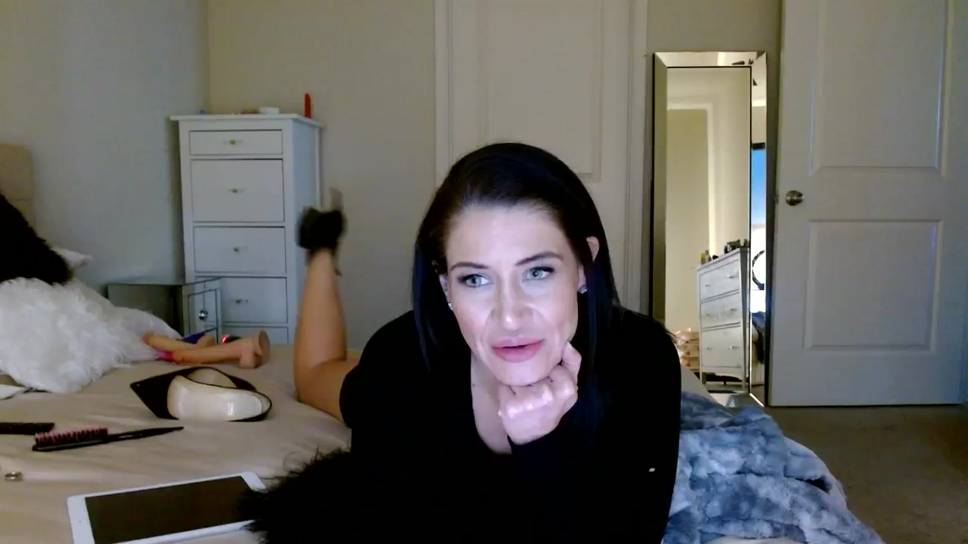 Gallery image thumbnail from Noelles's myfreecams stream on, 01/11/2024, 13:40 image 18 of 20