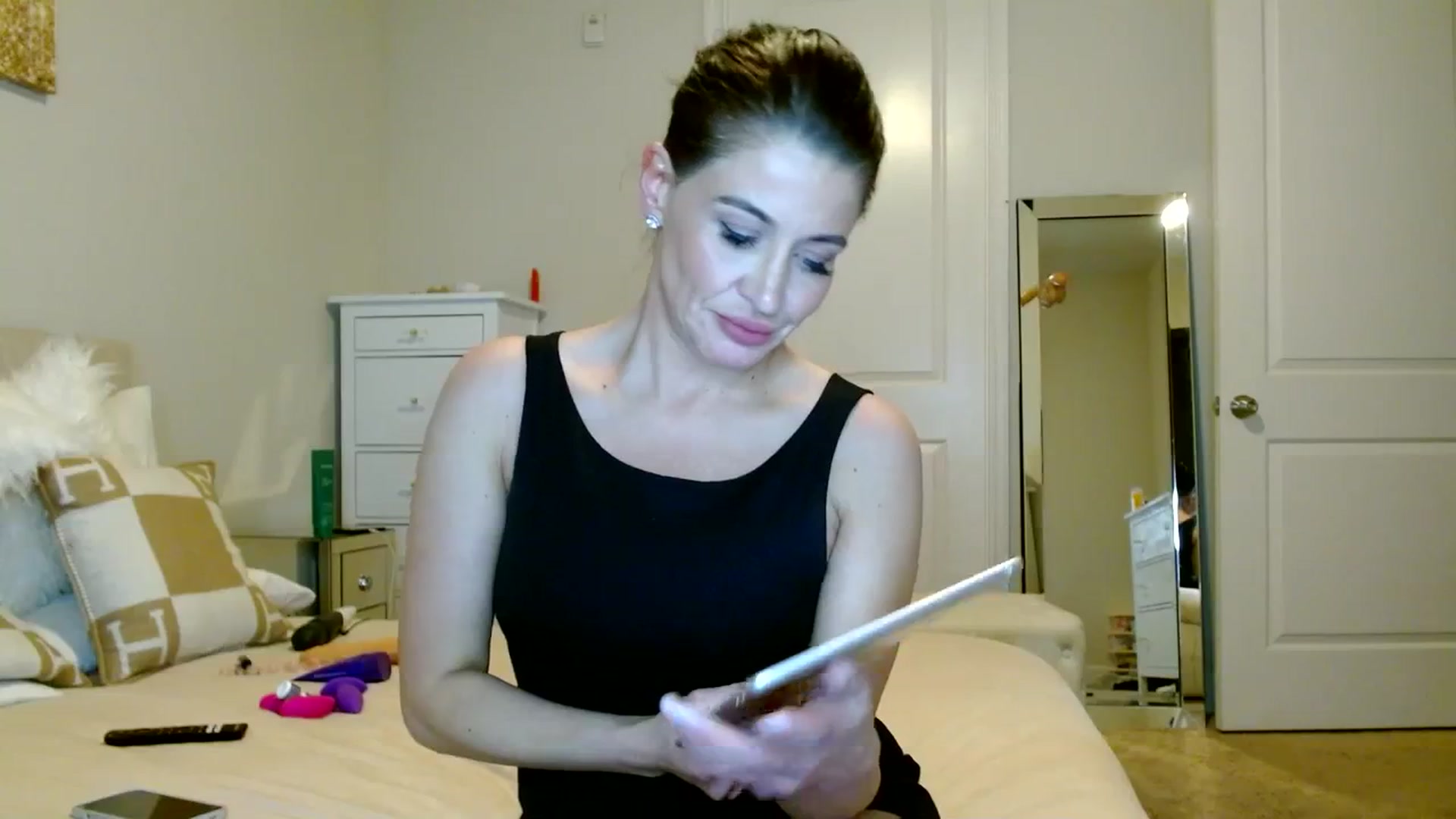 Gallery image thumbnail from Noelles's myfreecams stream on, 01/15/2024, 11:06 image 9 of 20