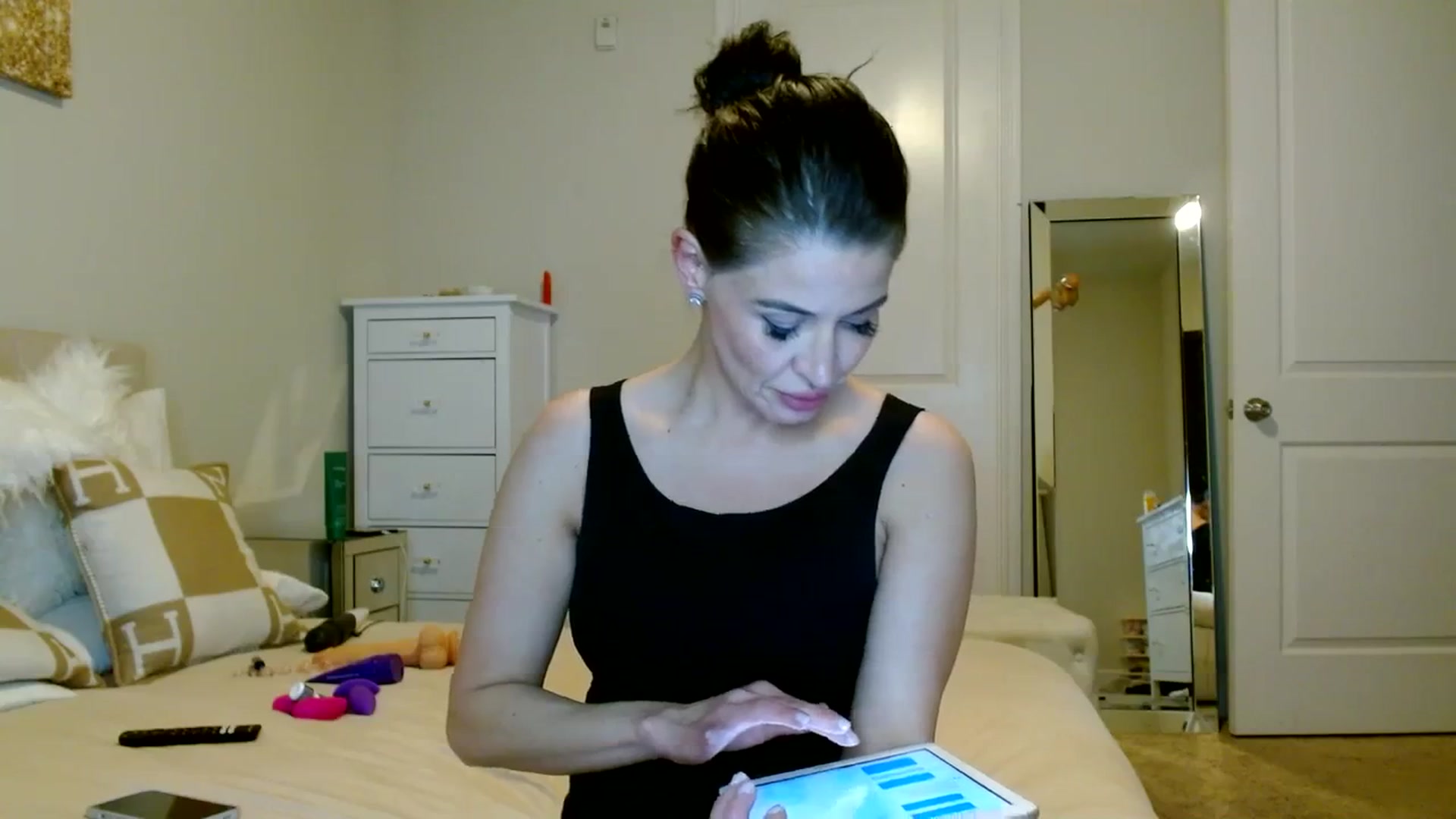 Gallery image thumbnail from Noelles's myfreecams stream on, 01/15/2024, 11:06 image 7 of 20
