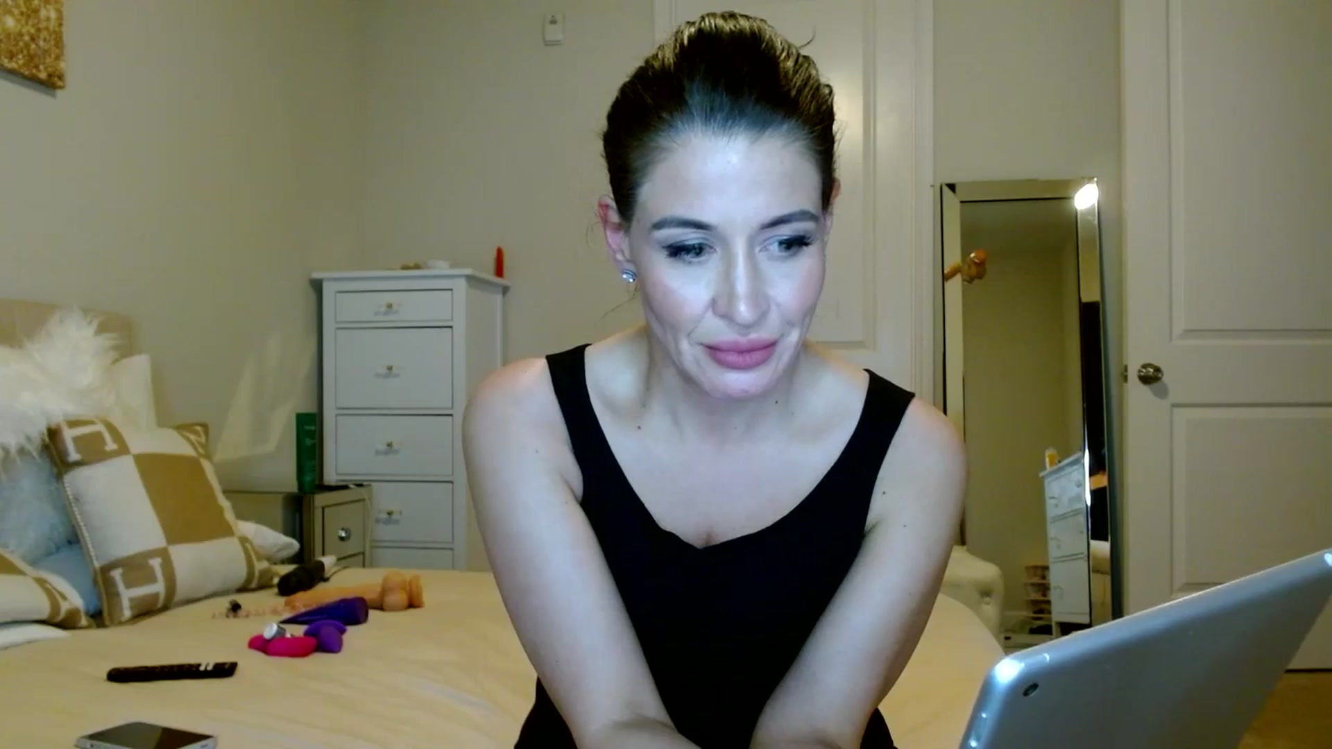 Gallery image thumbnail from Noelles's myfreecams stream on, 01/15/2024, 11:06 image 8 of 20