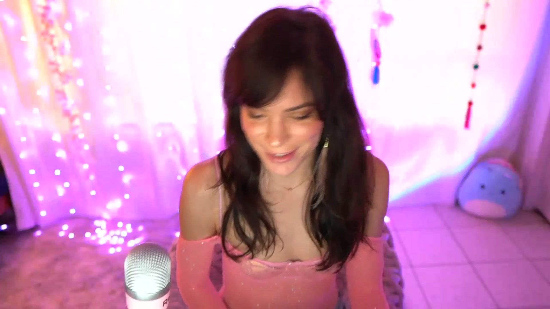 Gallery image thumbnail from Noma_Hill's myfreecams stream on, 09/19/2023, 23:12 image 7 of 20