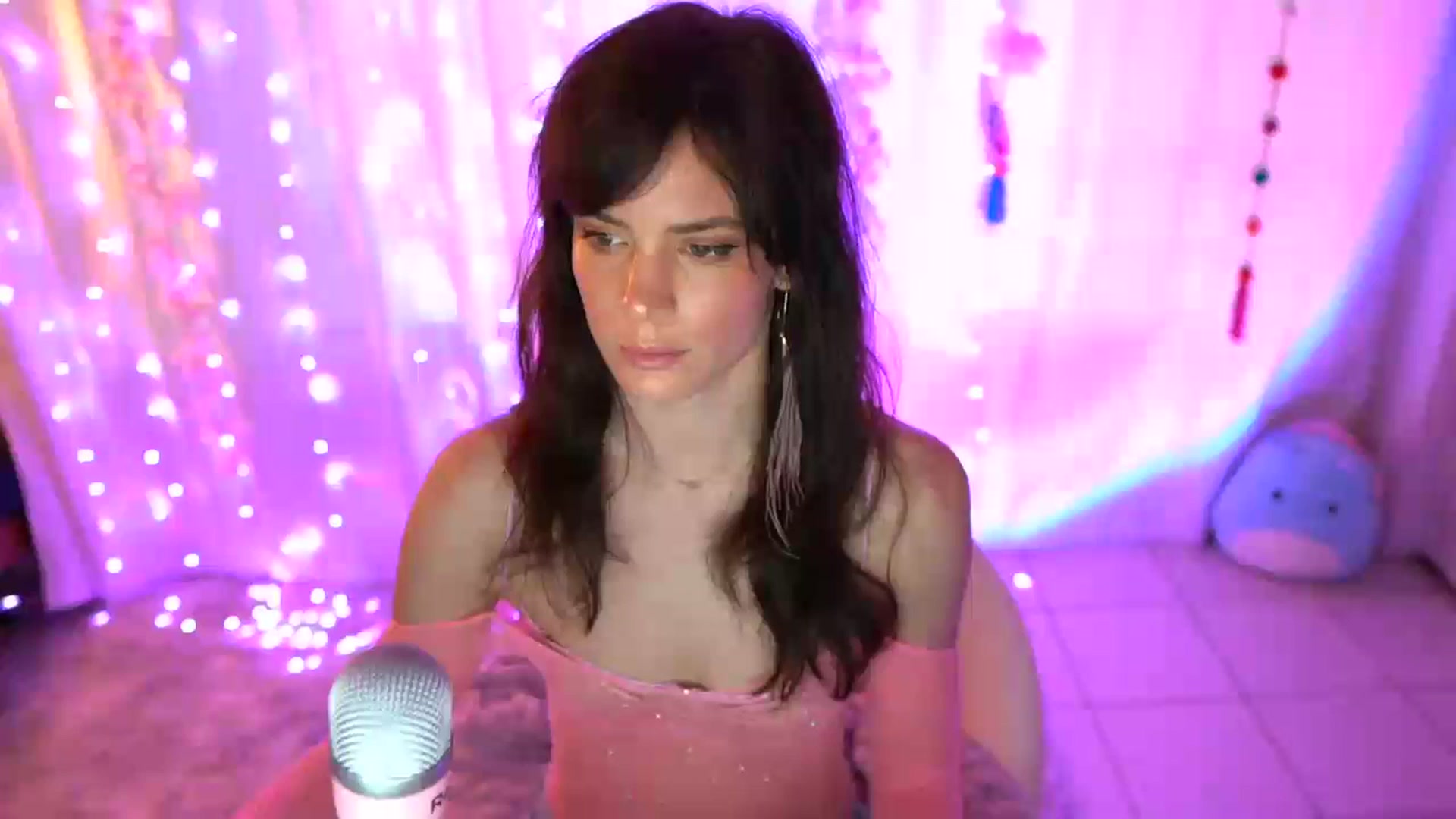 Gallery image thumbnail from Noma_Hill's myfreecams stream on, 09/20/2023, 24:17 image 1 of 20