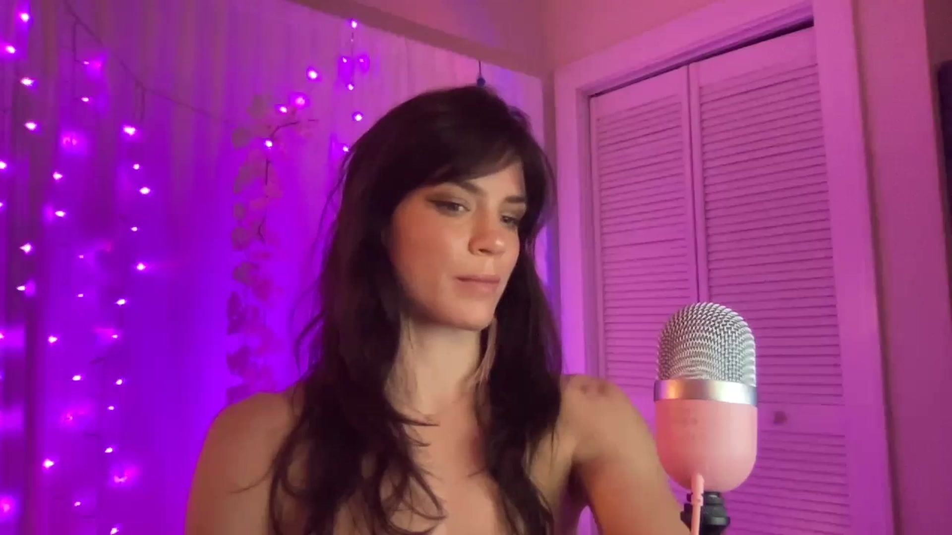 Gallery image thumbnail from Noma_Hill's myfreecams stream on, 09/20/2023, 24:17 image 19 of 20