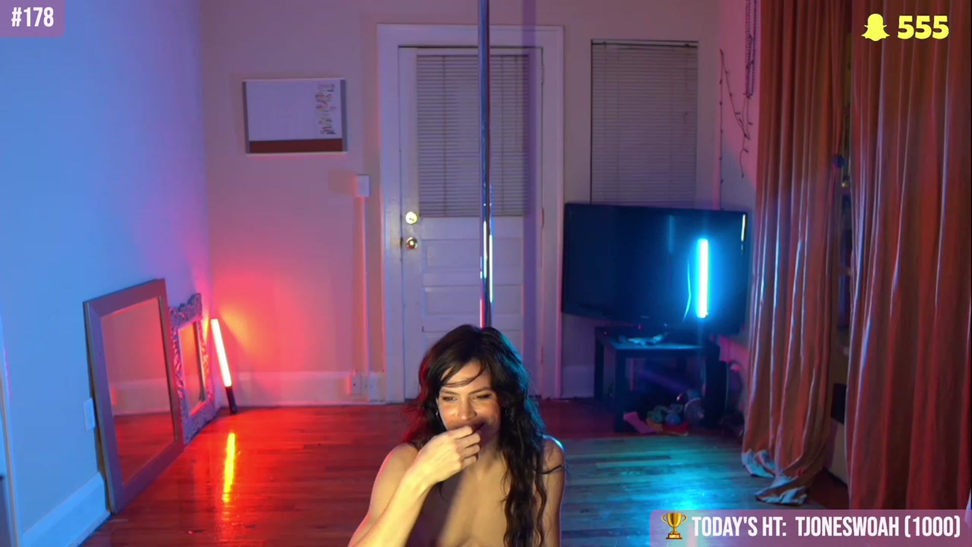 Gallery image thumbnail from Noma_Hill's myfreecams stream on, 01/10/2024, 03:18 image 16 of 20