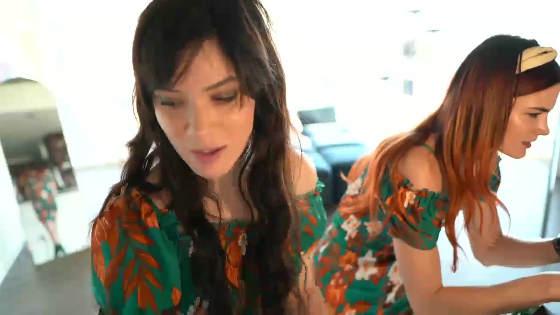 Gallery image thumbnail from Noma_Hill's myfreecams stream on, 04/19/2024, 23:46 image 2 of 20