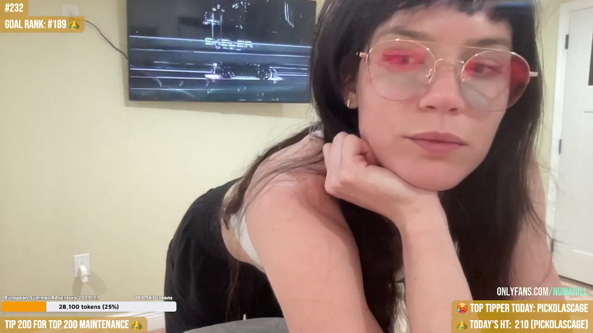 Gallery image thumbnail from Noma_Hill's myfreecams stream on, 04/28/2025, 02:31 image 4 of 20