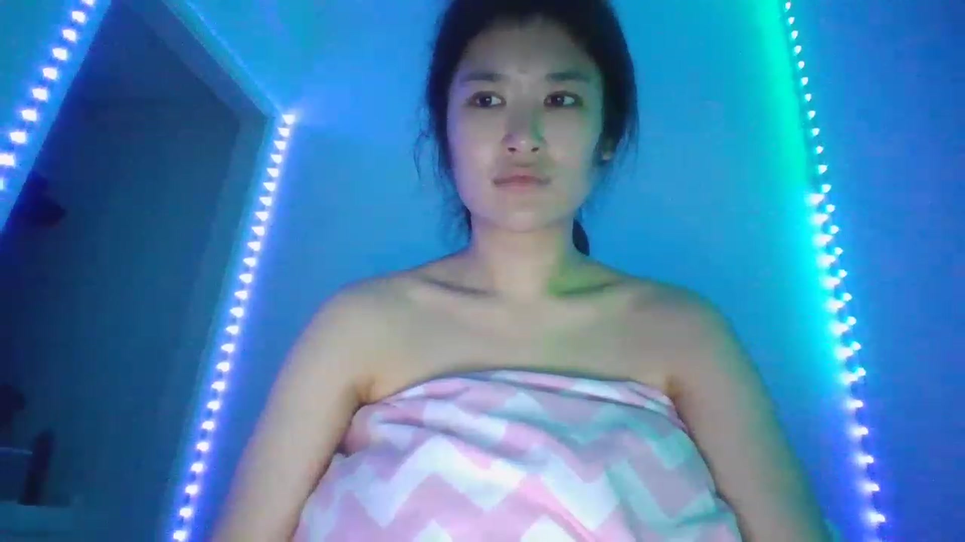 Gallery image thumbnail from Nomi4number1's myfreecams stream on, 12/02/2022, 23:05 image 10 of 20