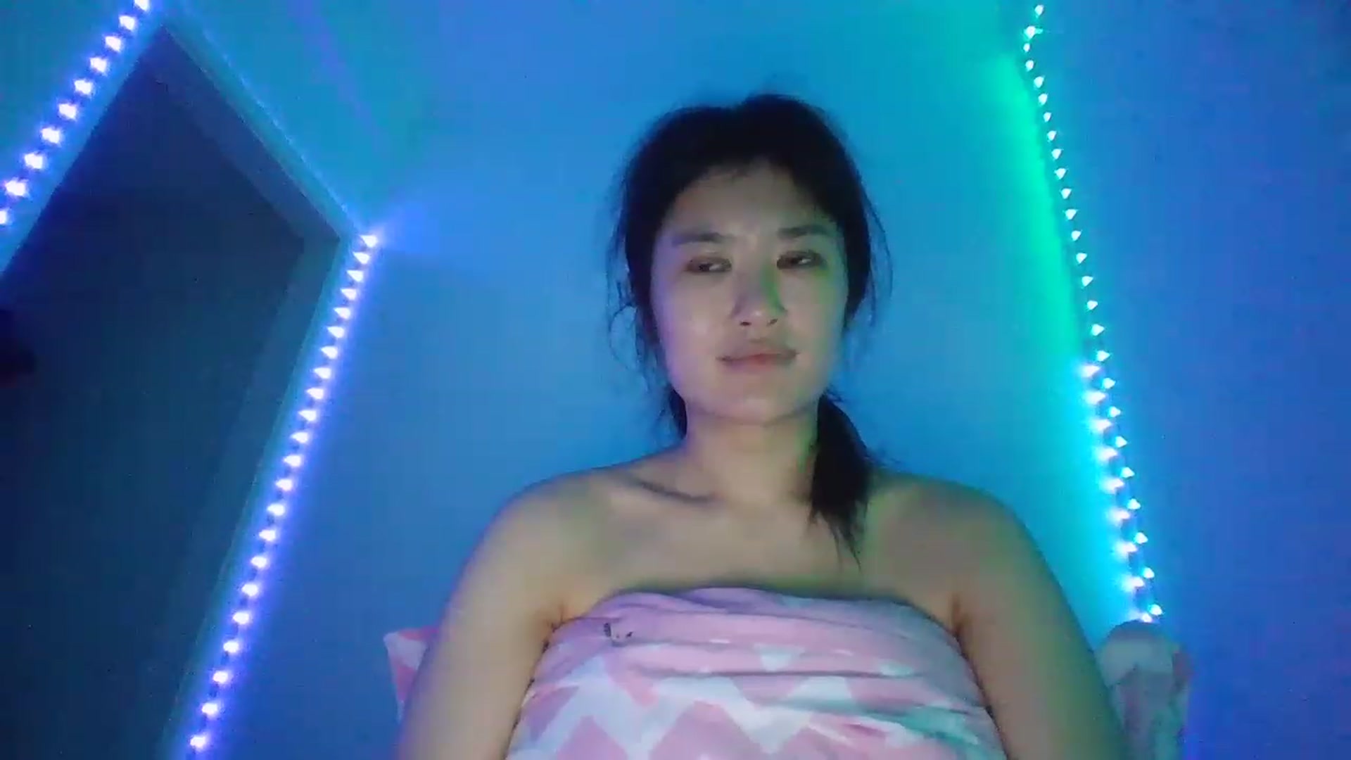 Gallery image thumbnail from Nomi4number1's myfreecams stream on, 12/02/2022, 23:05 image 7 of 20