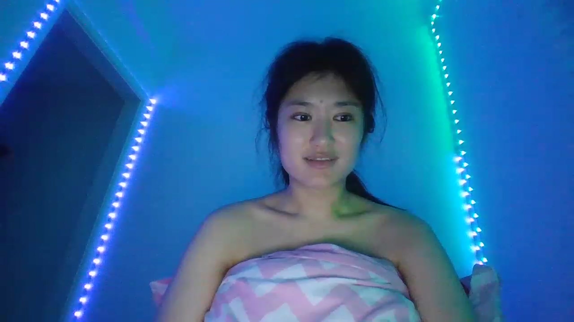 Gallery image thumbnail from Nomi4number1's myfreecams stream on, 12/02/2022, 23:05 image 8 of 20